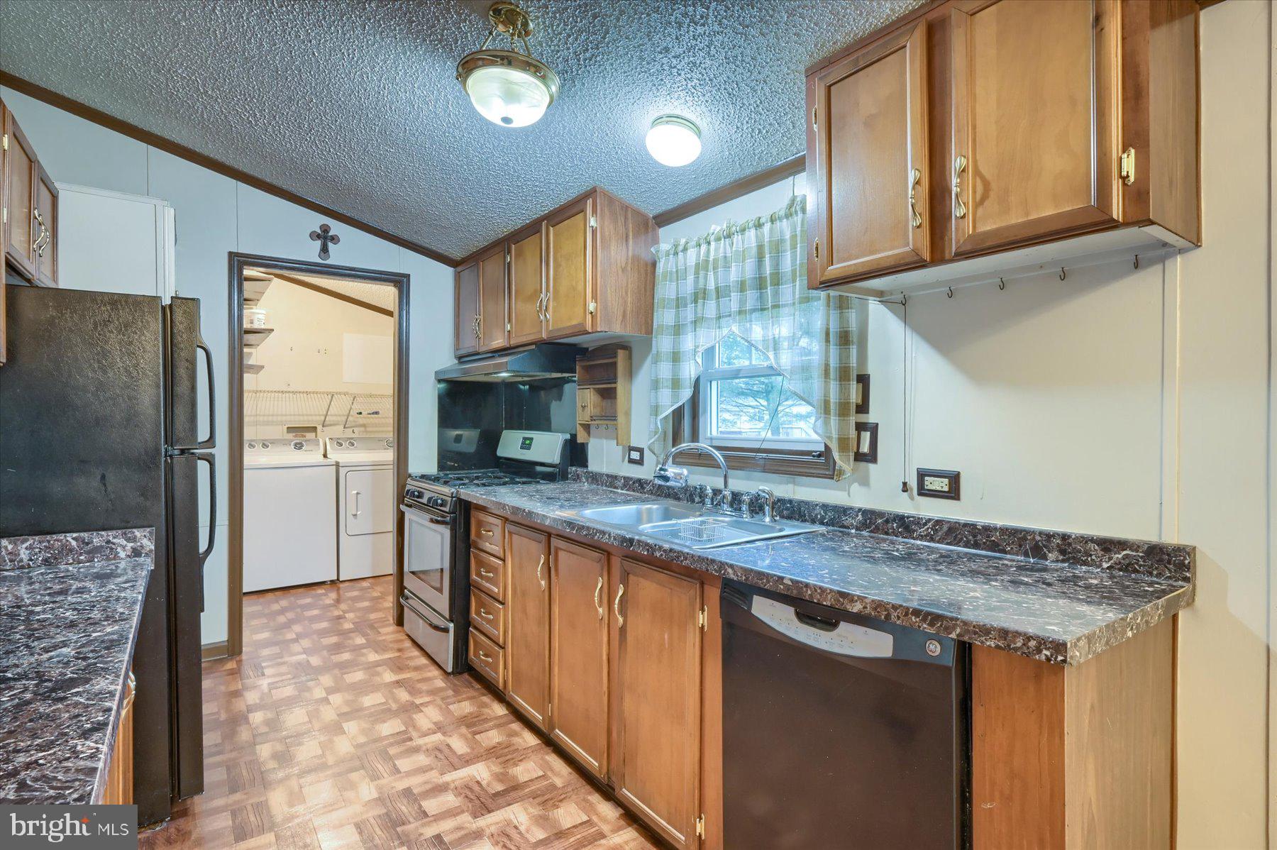 CHESAPEAKE ESTATES - Residential