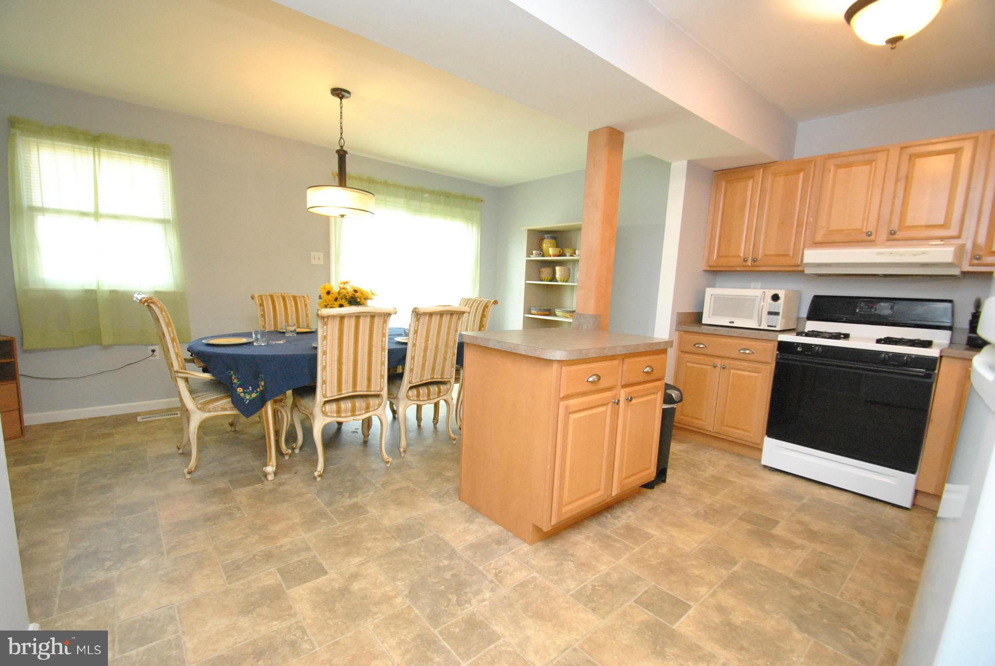 KINGS COURT - Residential