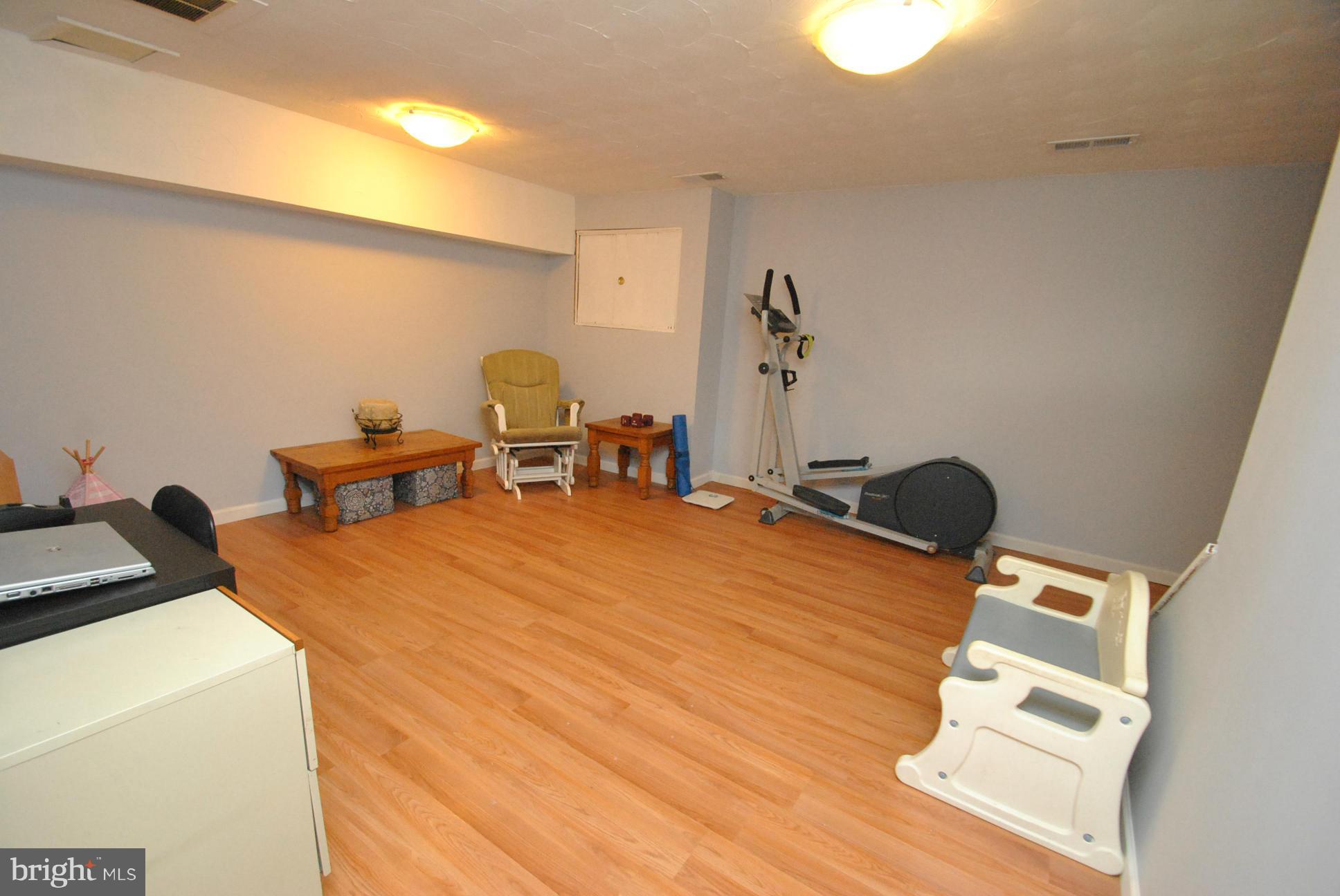 KINGS COURT - Residential