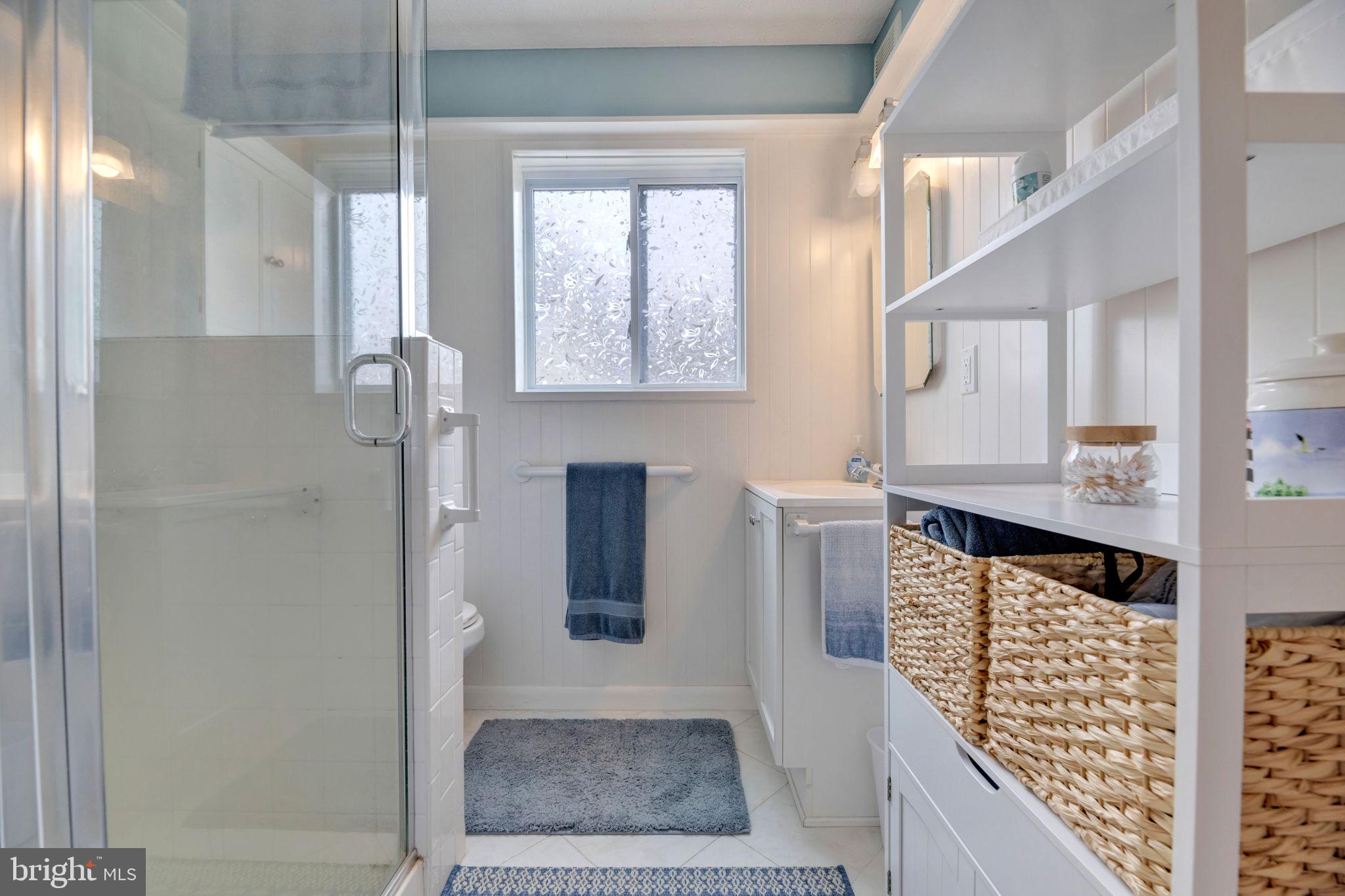 QUAY HARBOUR COMMUNITY - Residential Lease