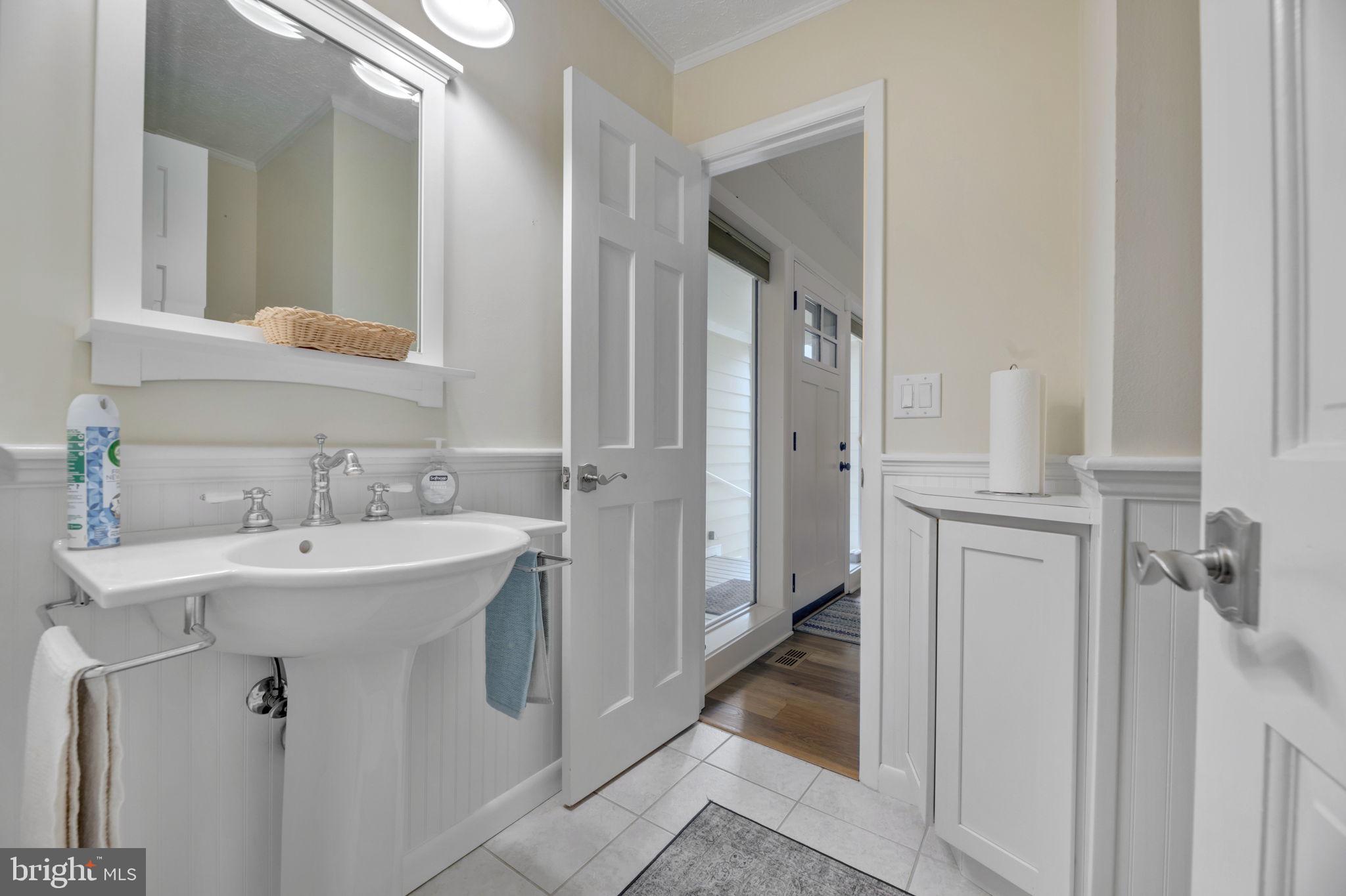 QUAY HARBOUR COMMUNITY - Residential Lease