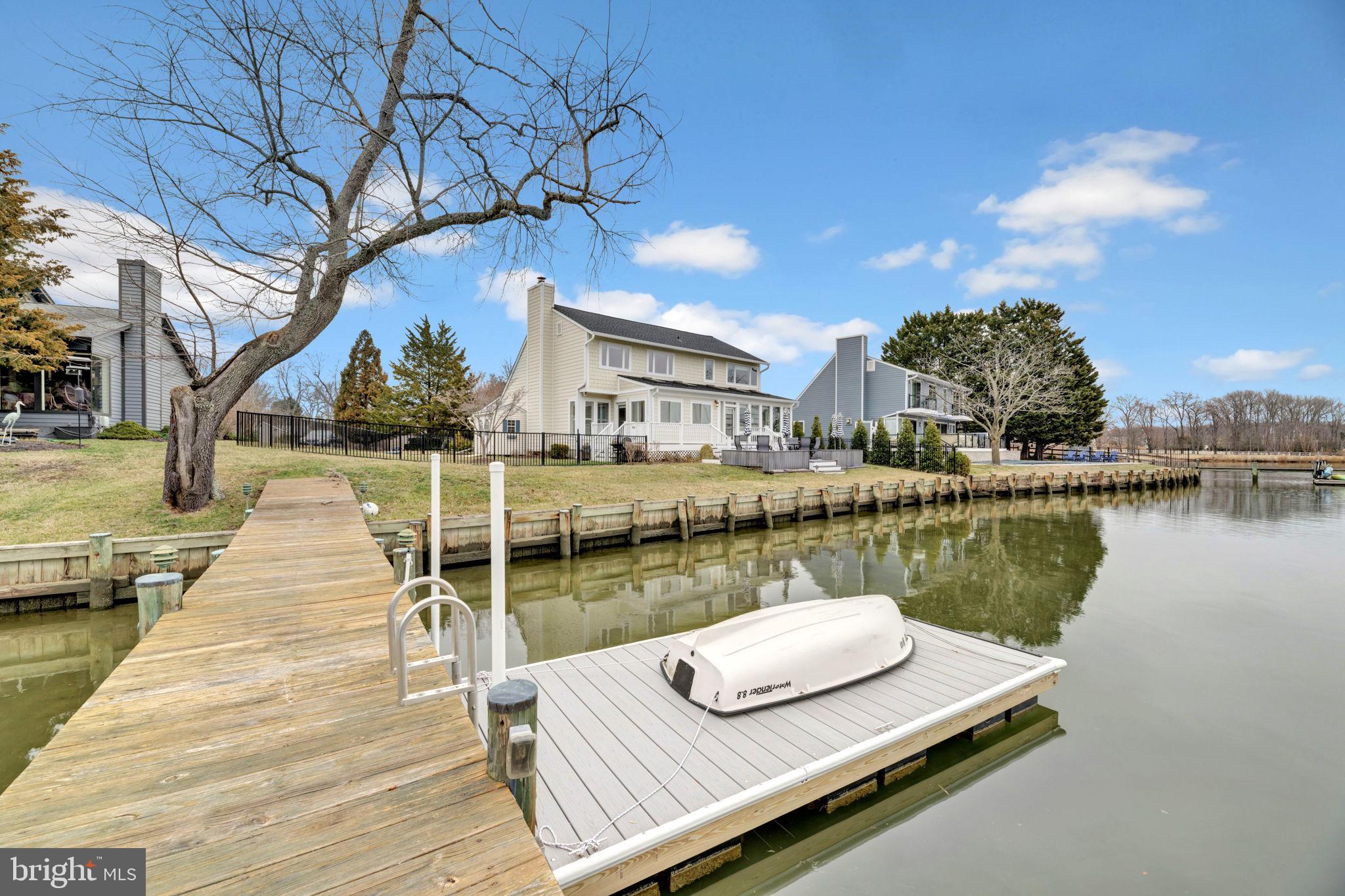 QUAY HARBOUR COMMUNITY - Residential Lease