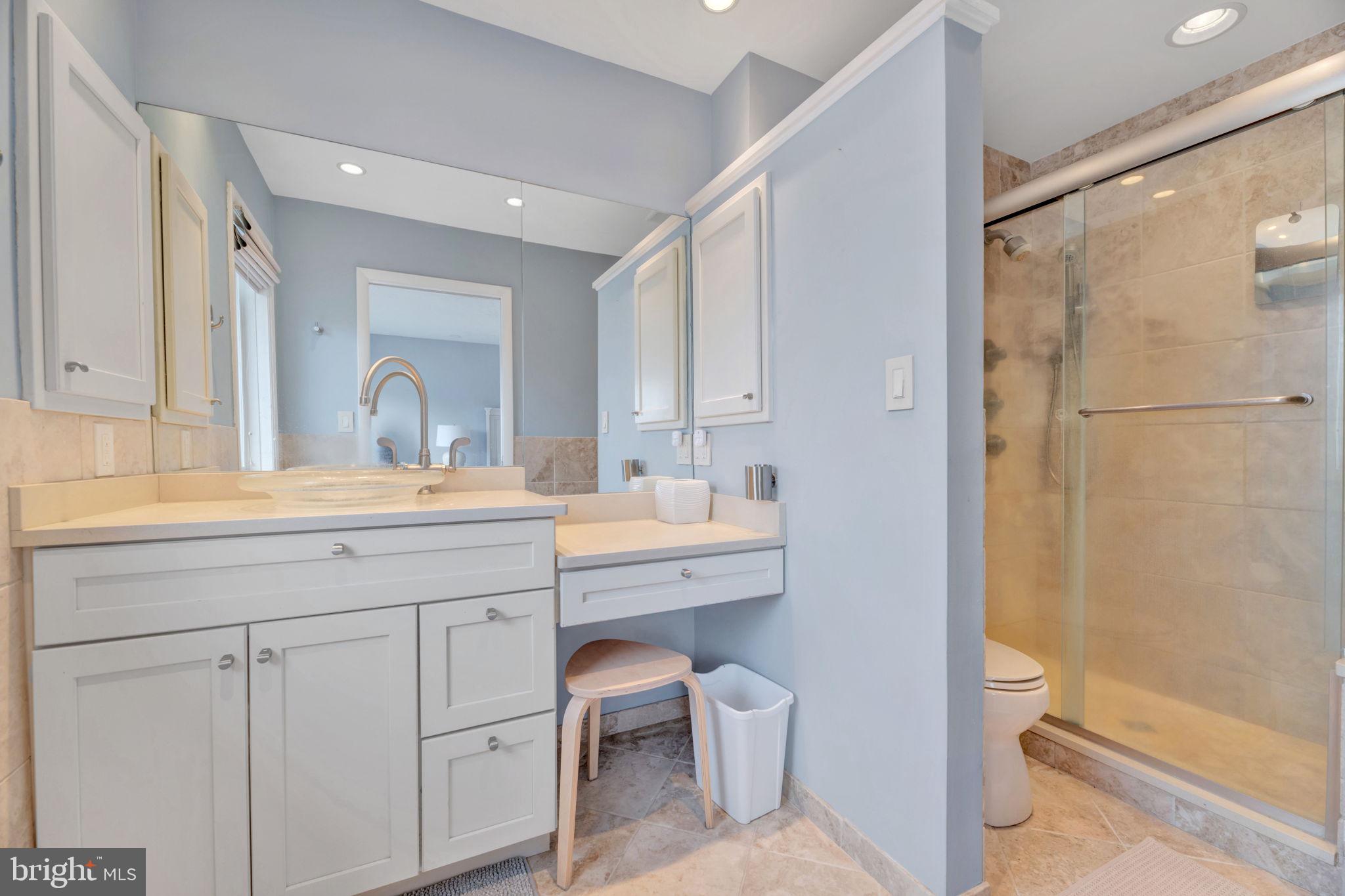 QUAY HARBOUR COMMUNITY - Residential Lease