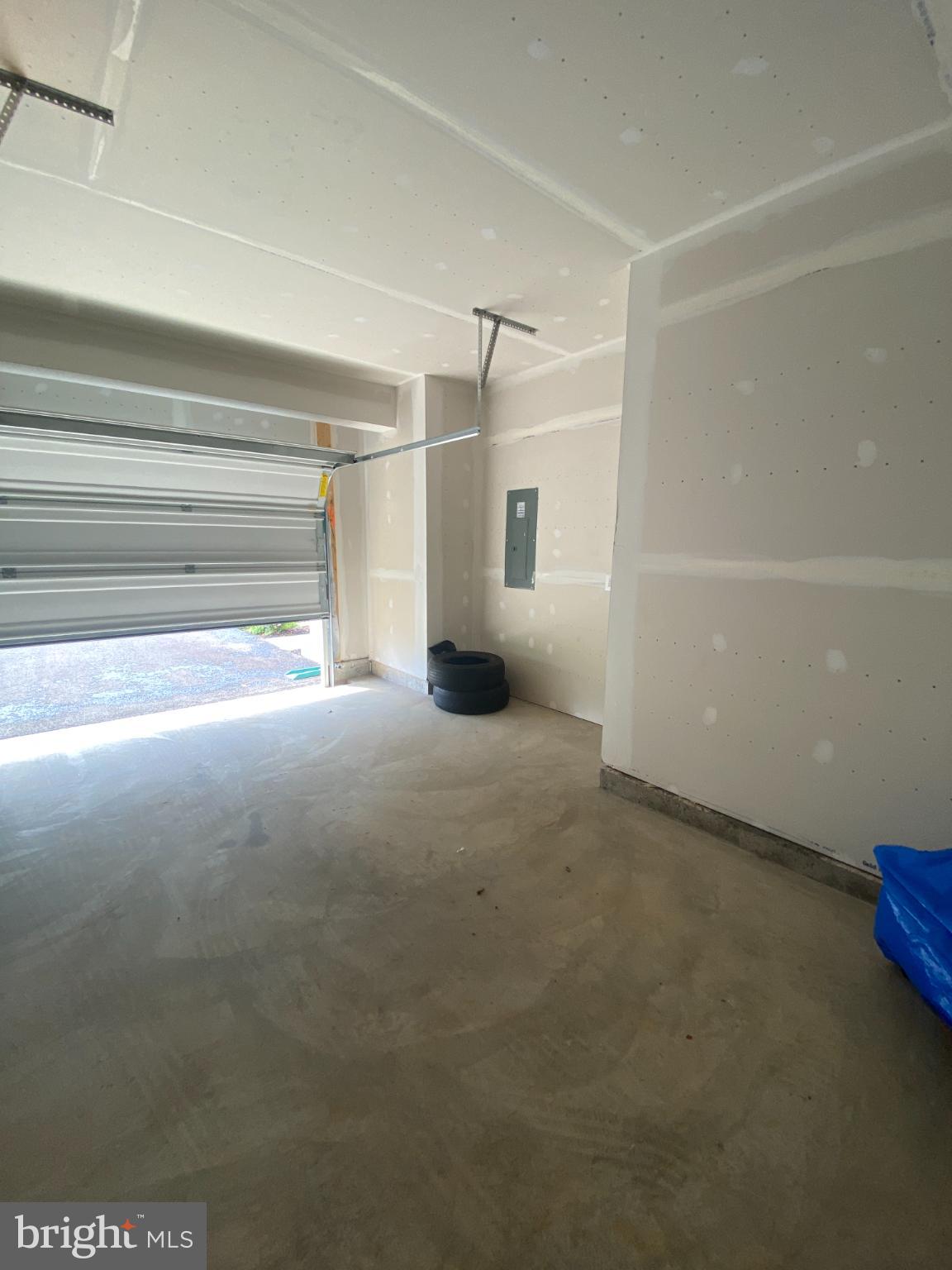 STONEY RIDGE - Residential Lease