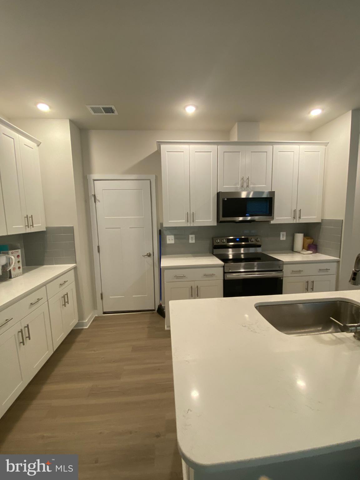 STONEY RIDGE - Residential Lease