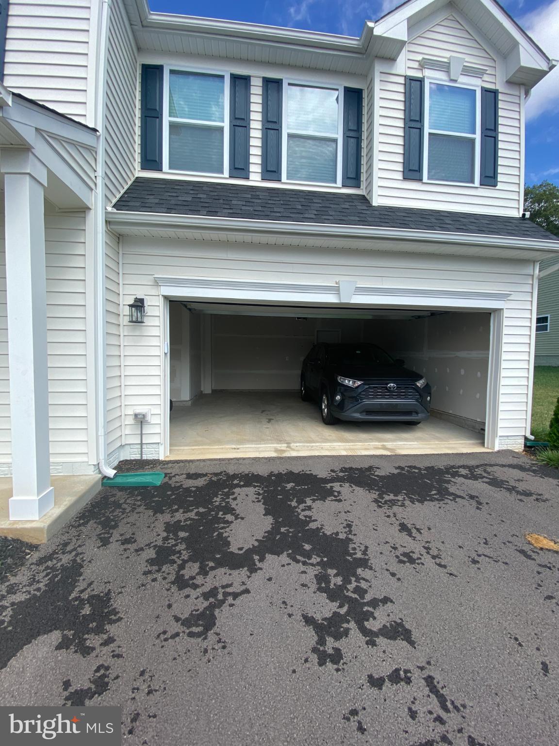 STONEY RIDGE - Residential Lease