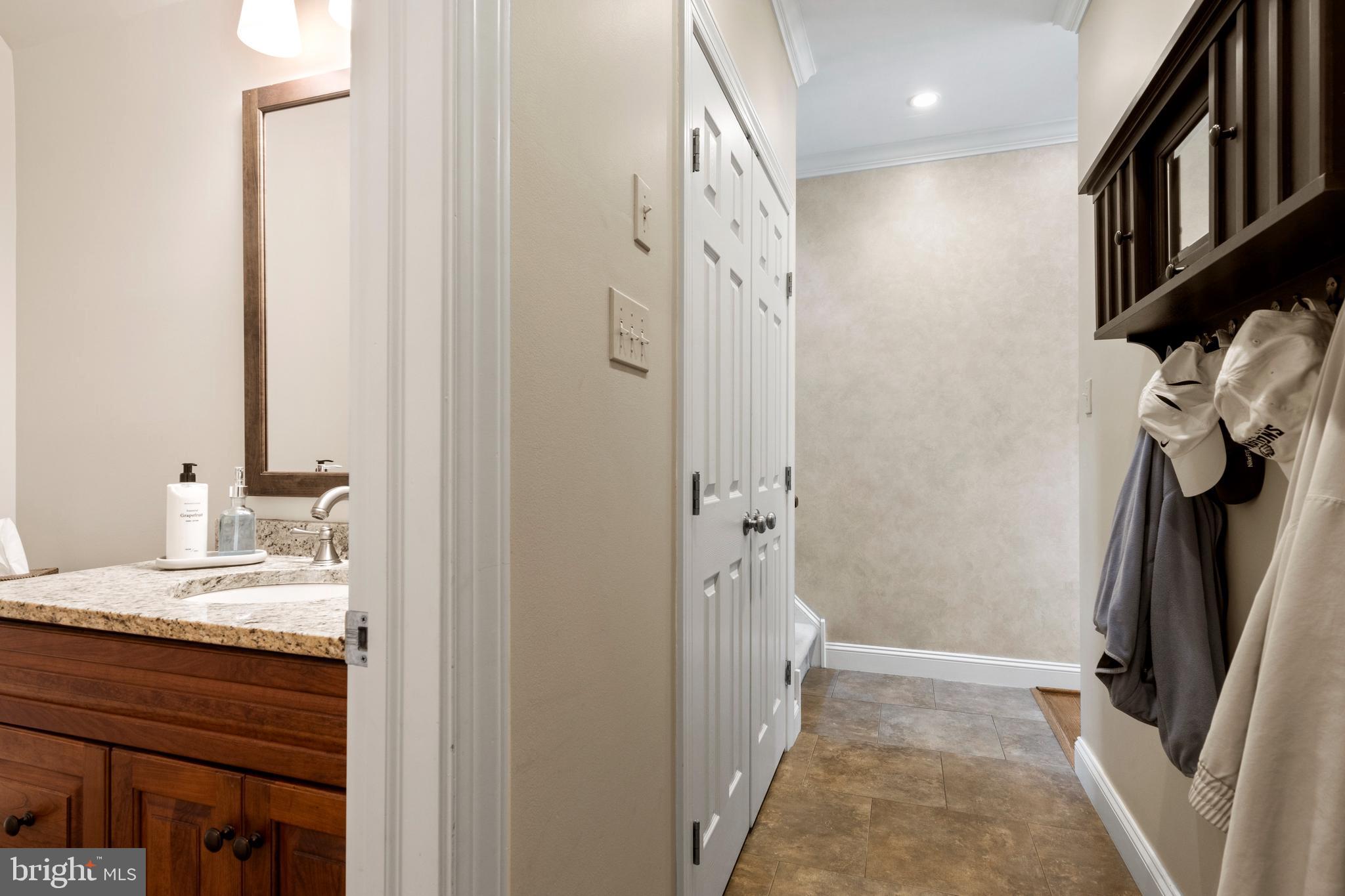 FOLLY HILL FARMS - Residential