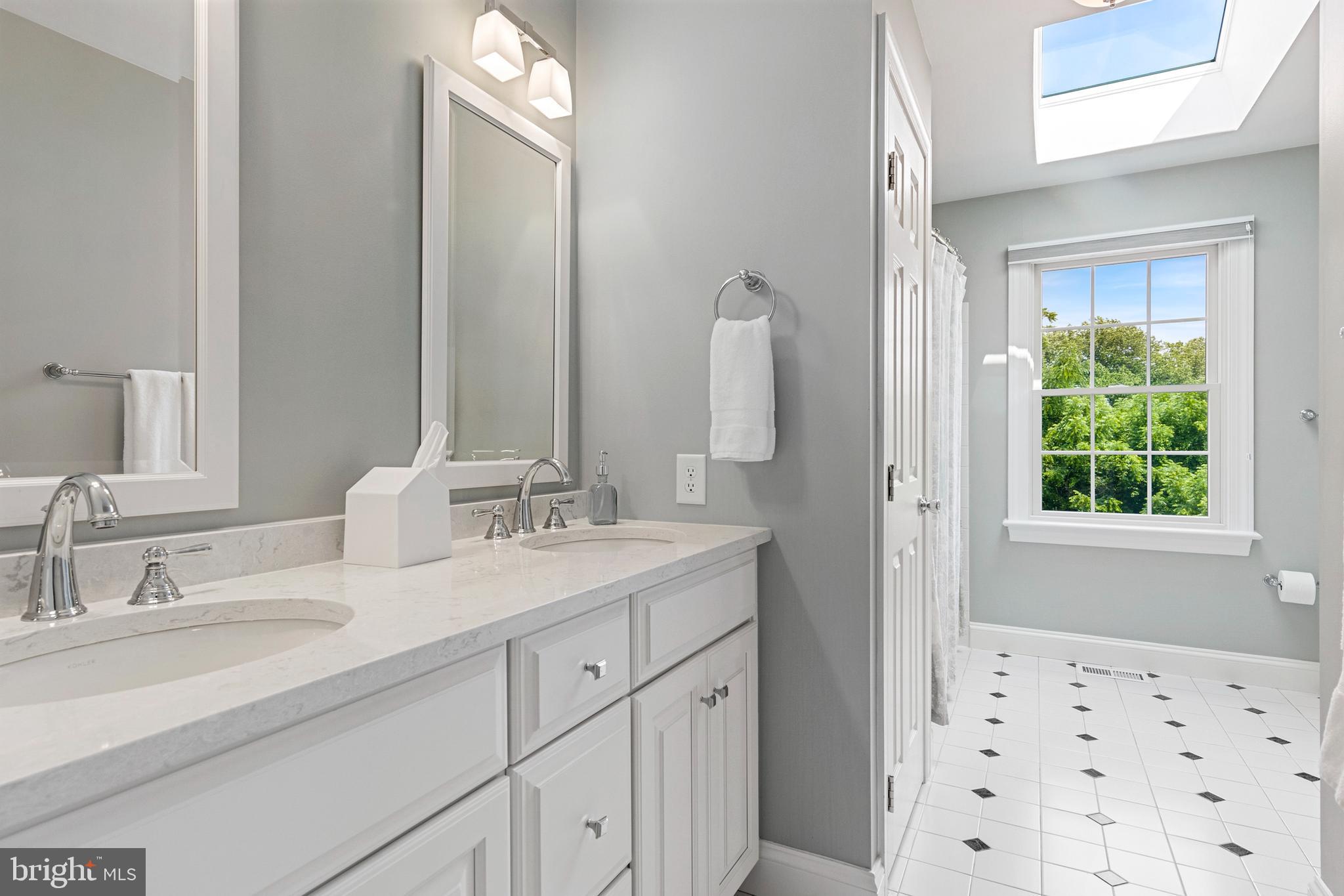 FOLLY HILL FARMS - Residential