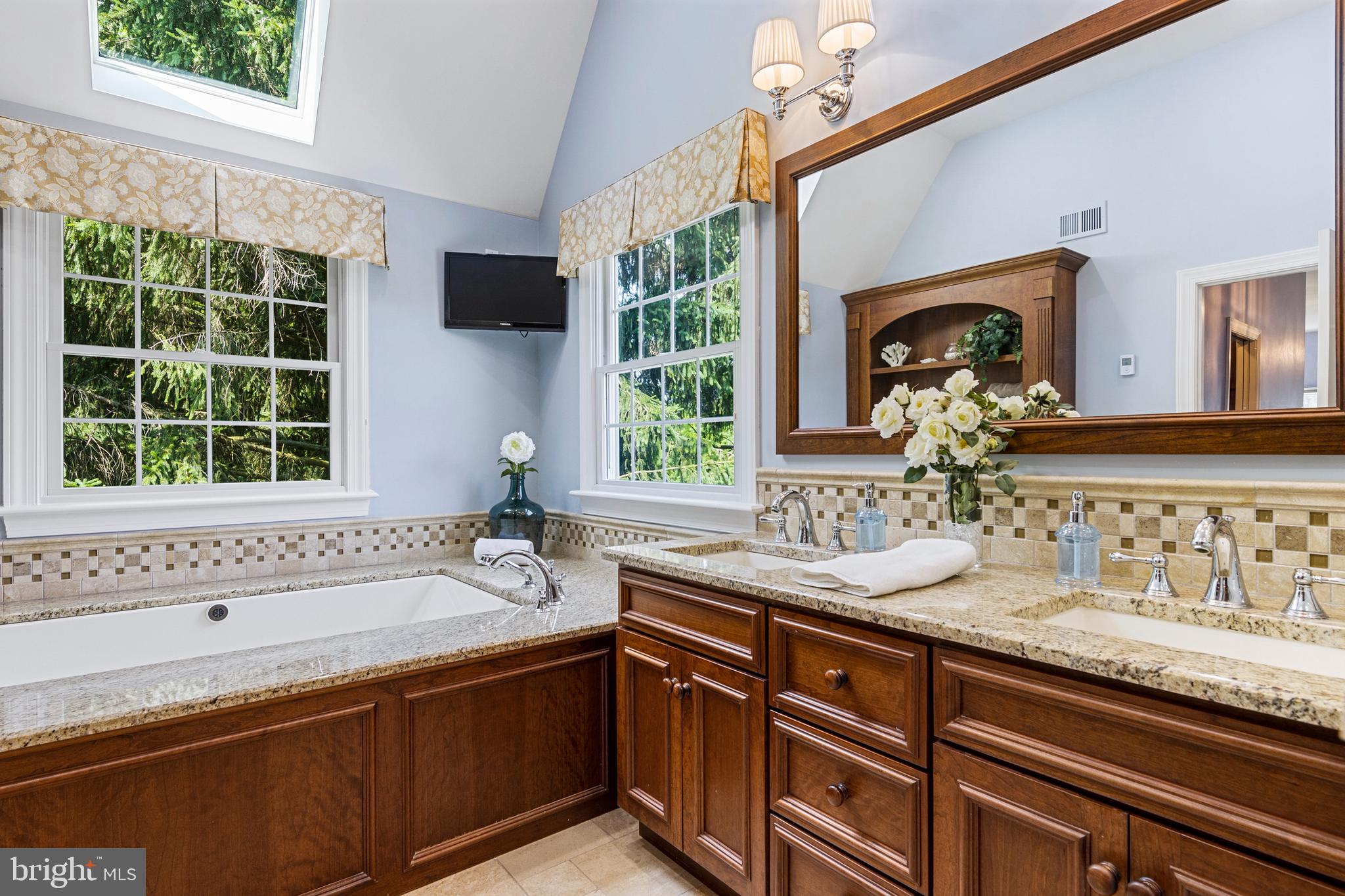 FOLLY HILL FARMS - Residential