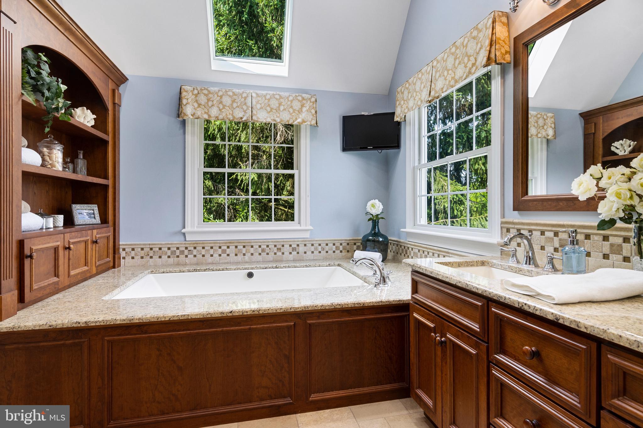 FOLLY HILL FARMS - Residential