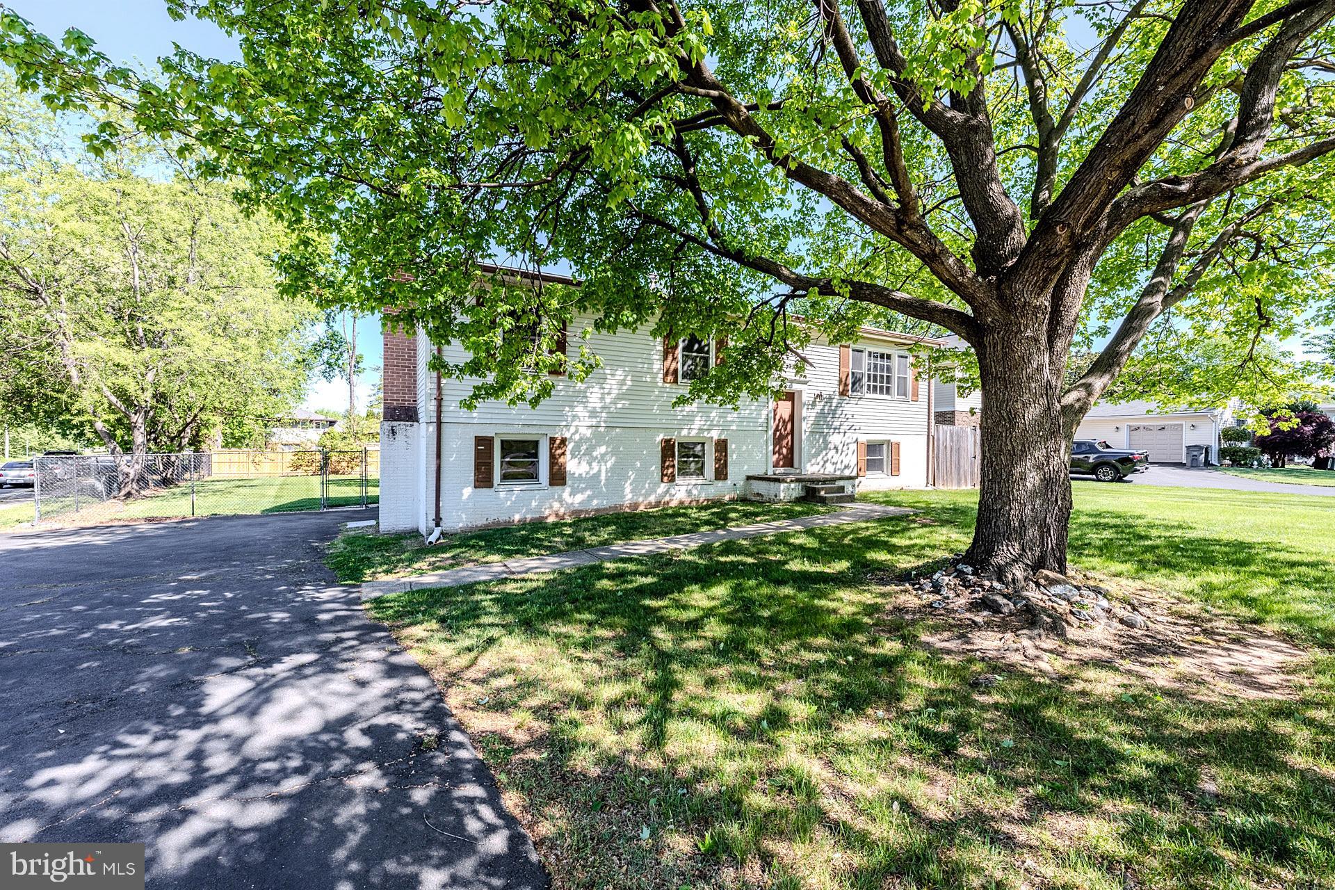 8914 CHERRY TREE LANE