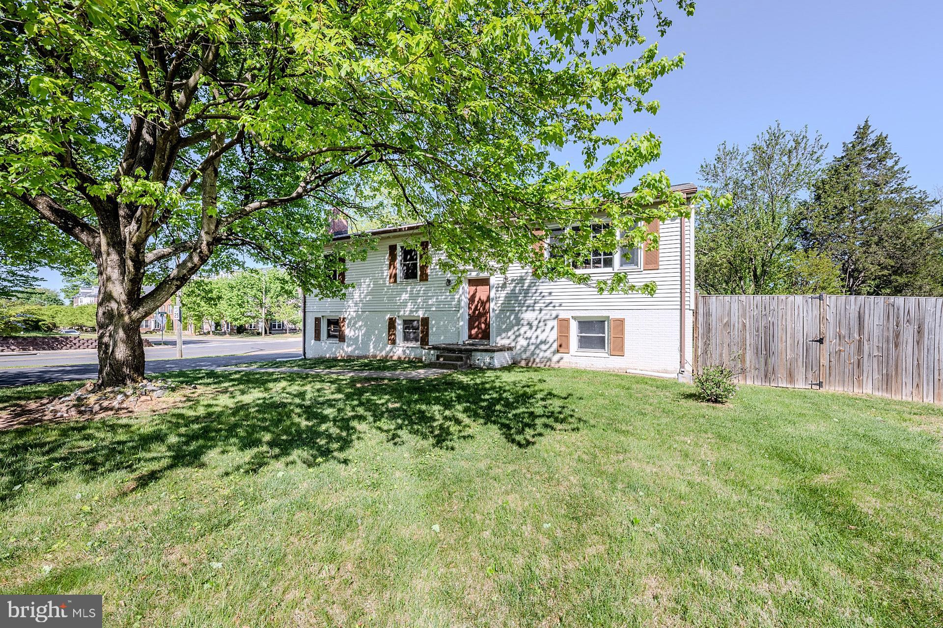 8914 CHERRY TREE LANE