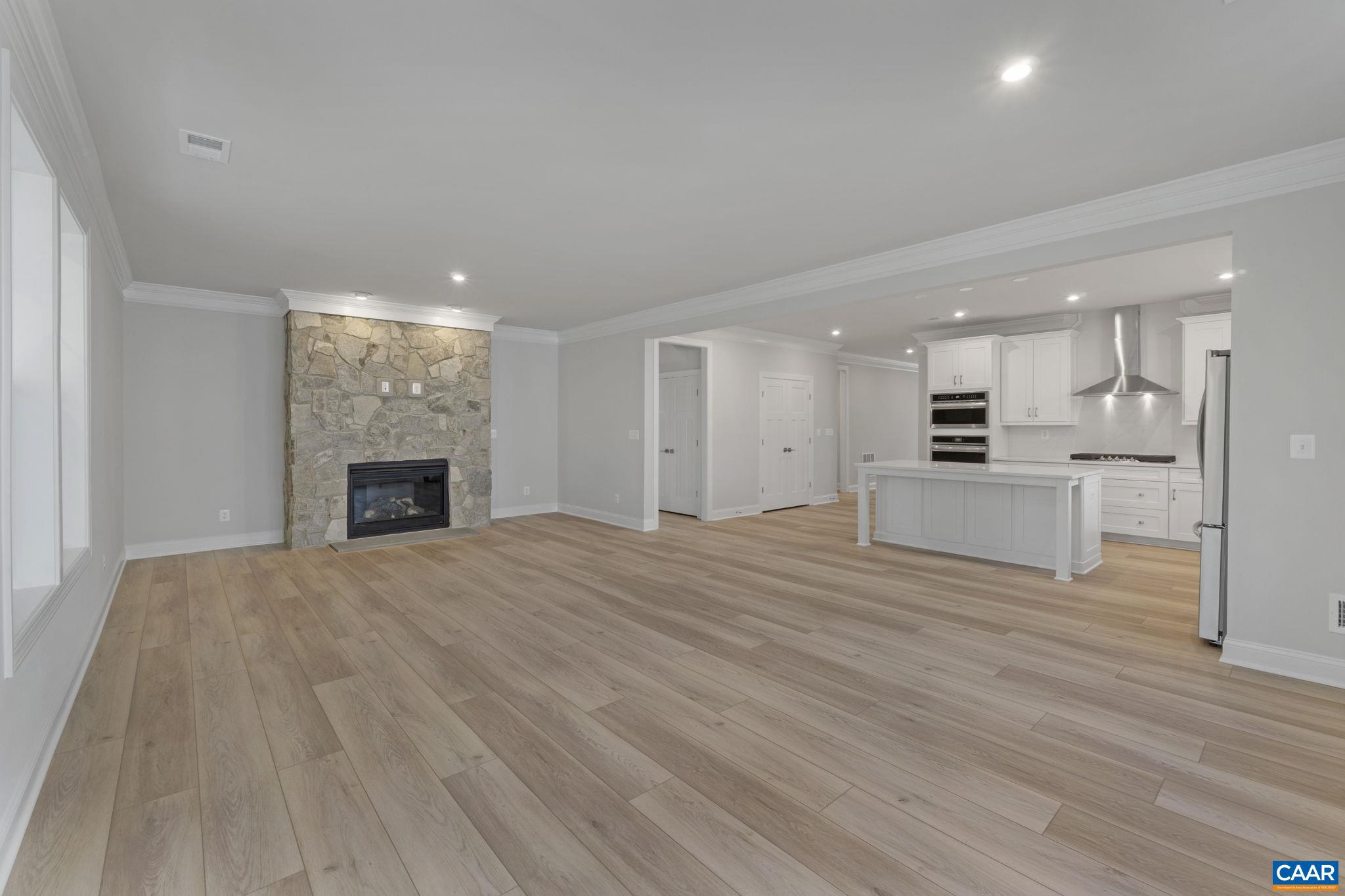 SPRING CREEK - Residential