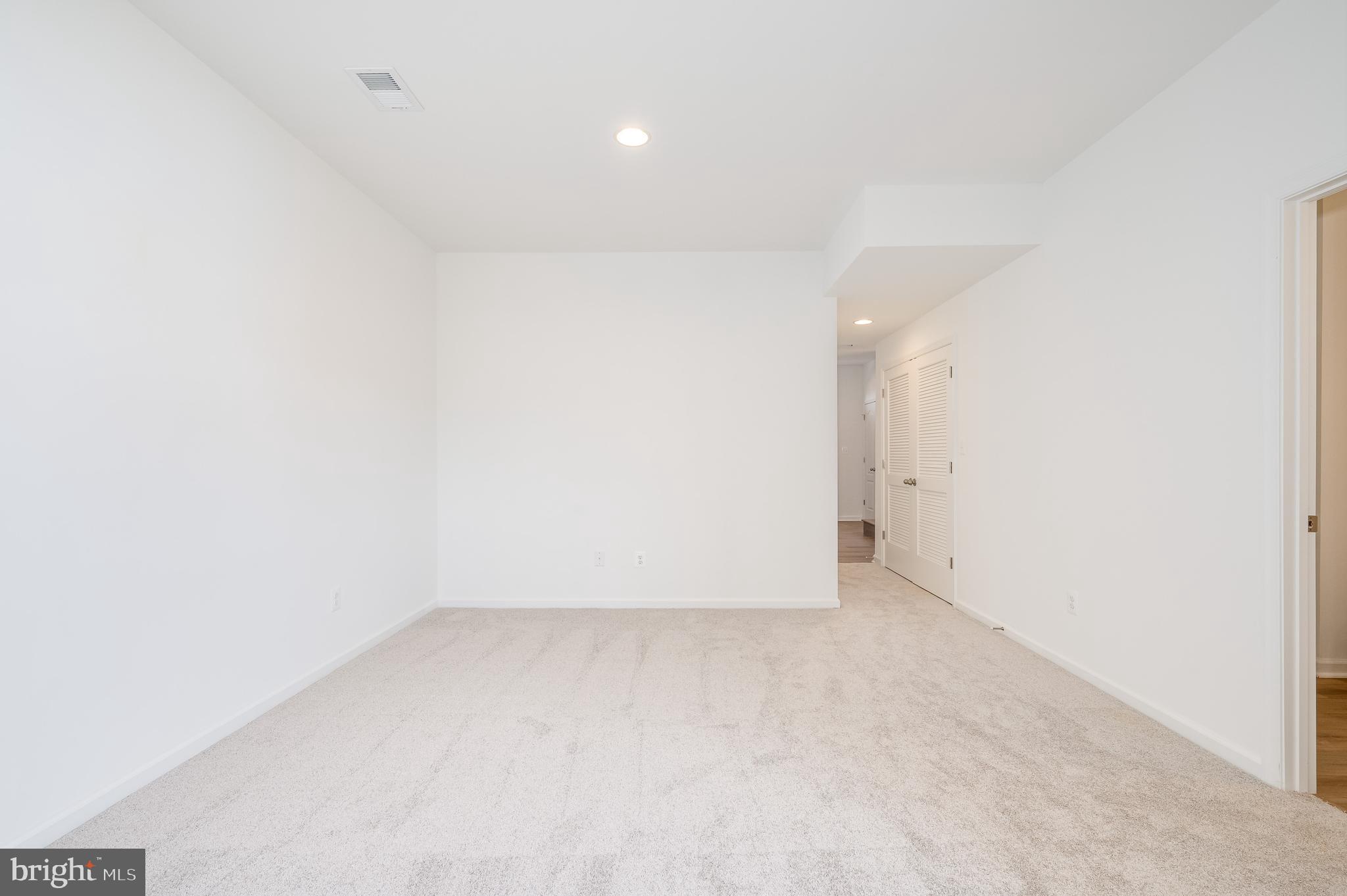 MARTINSBURG STATION - Residential Lease