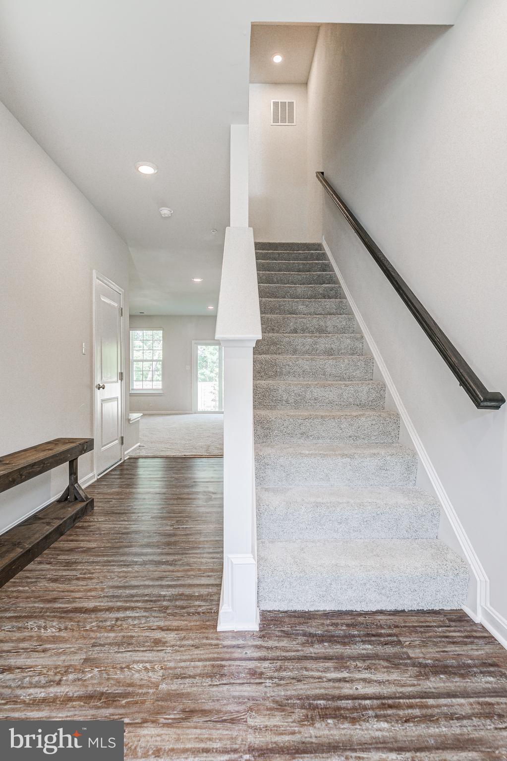 SEVEN OAKS - Residential