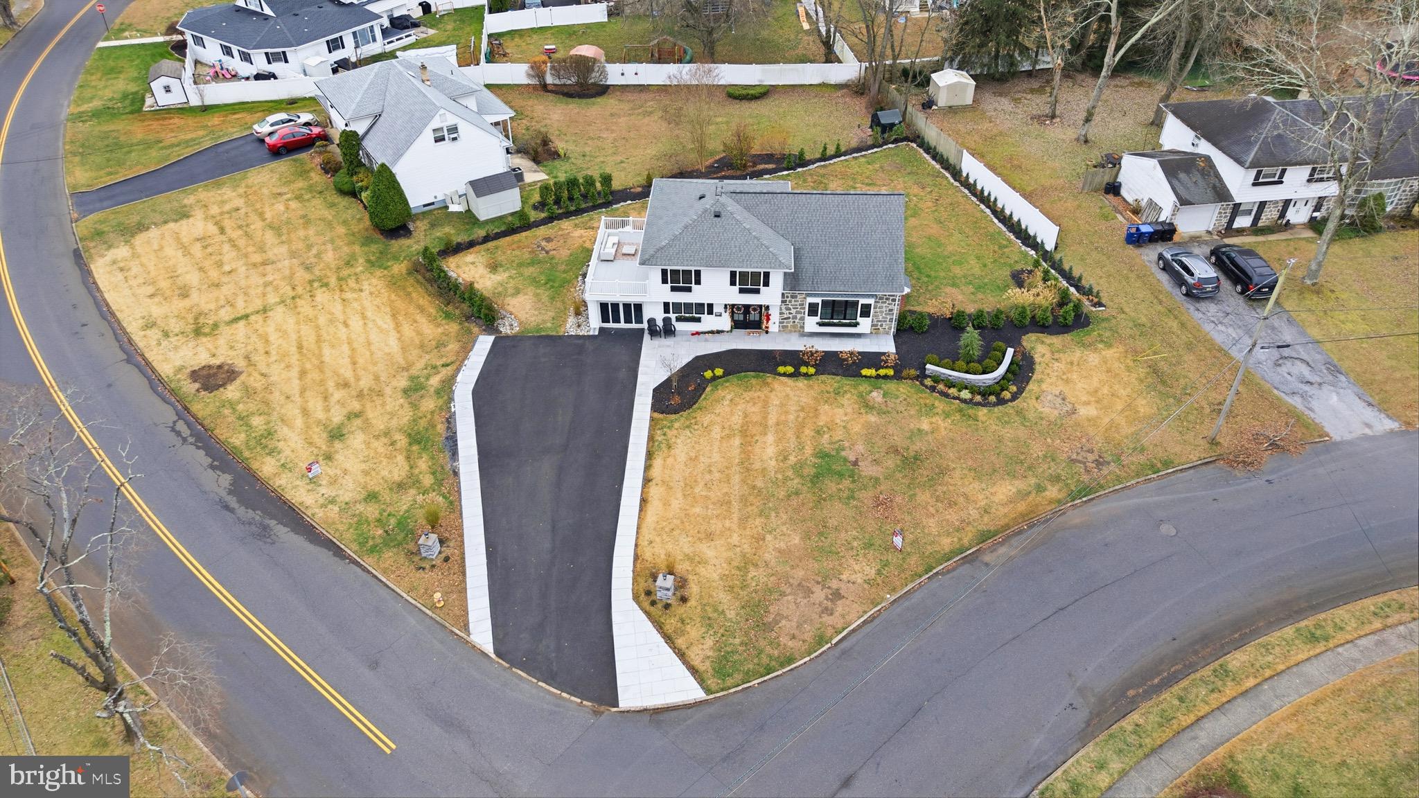 5 WINDING BROOK DRIVE