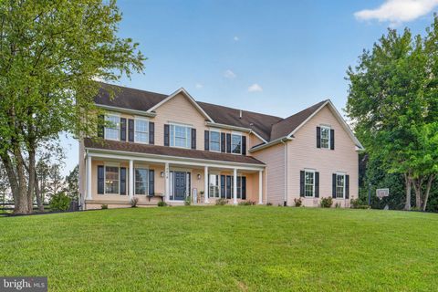 Homes For Sale - 18616 Foggy Bottom Road<br/> BLUEMONT, VA 20135