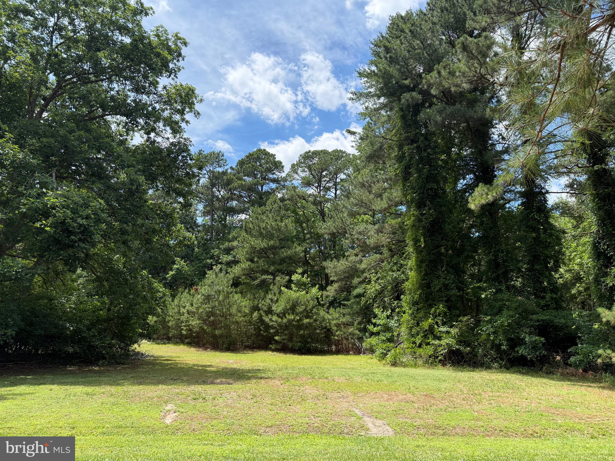 6 LINCOLN DRIVE
