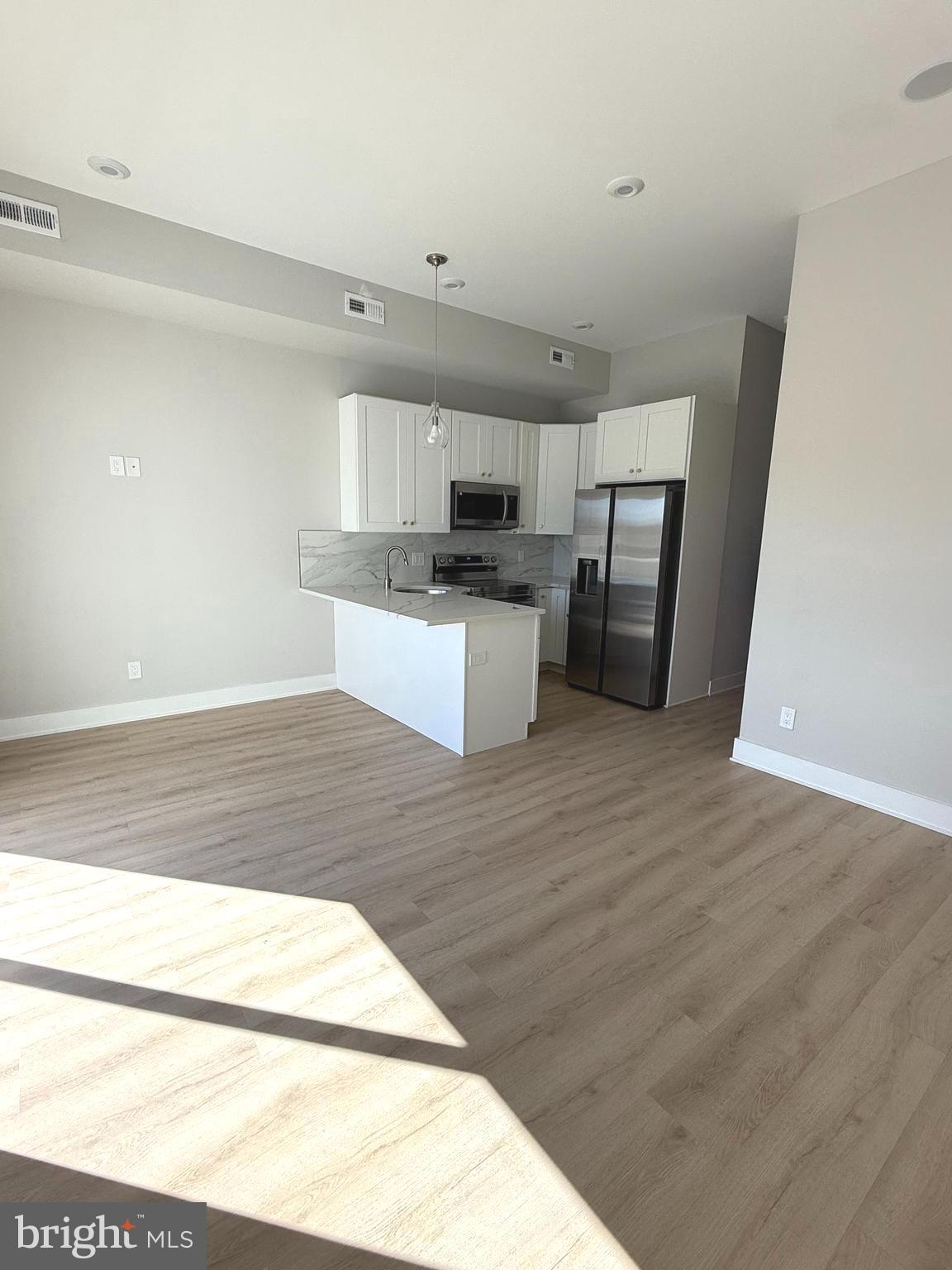 EAST KENSINGTON - Residential Lease