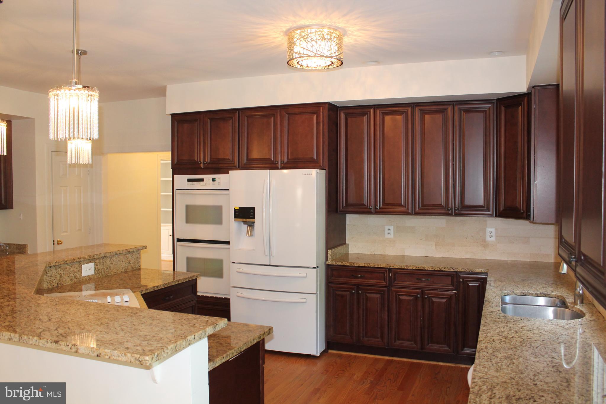 RESTON - Residential