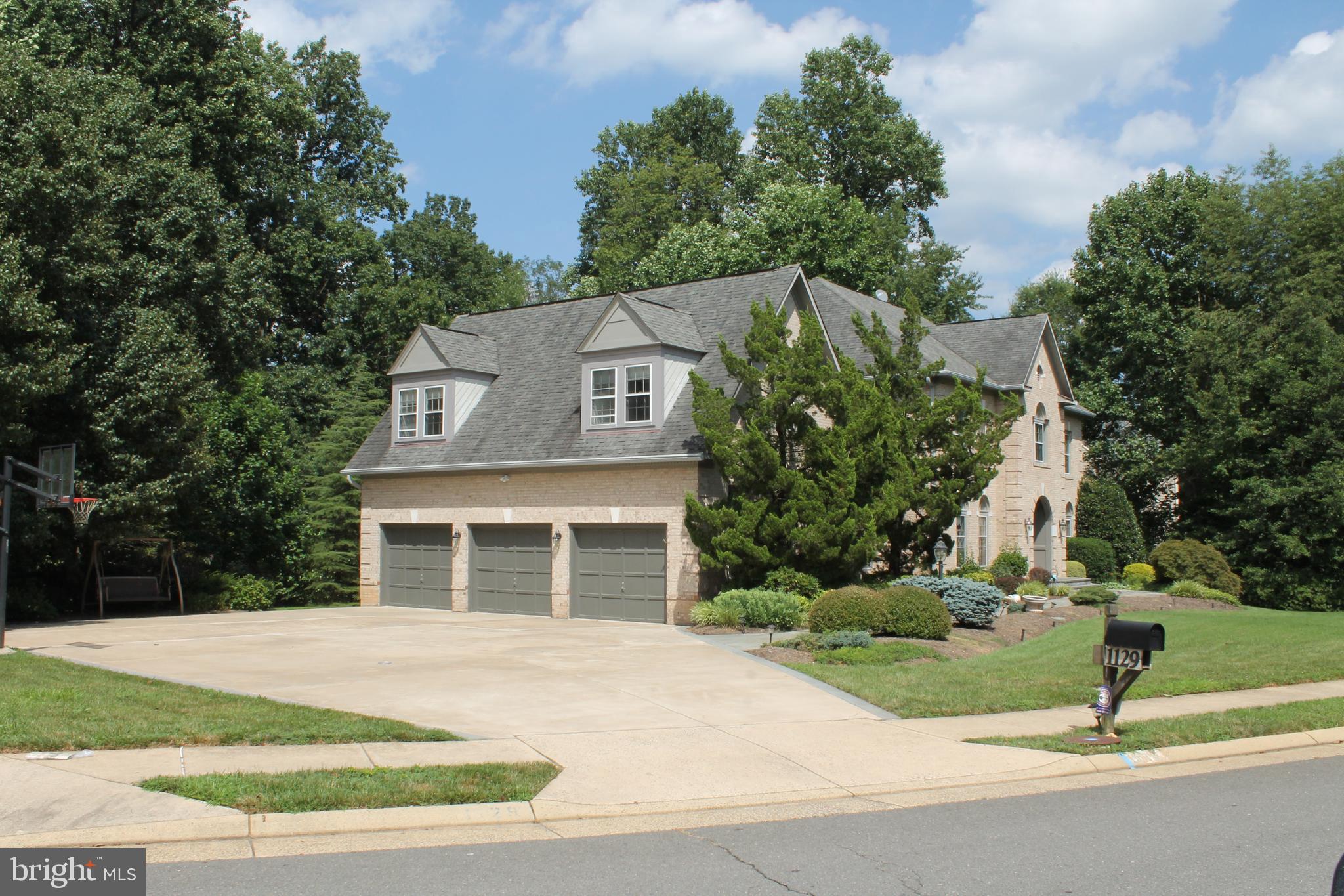 RESTON - Residential