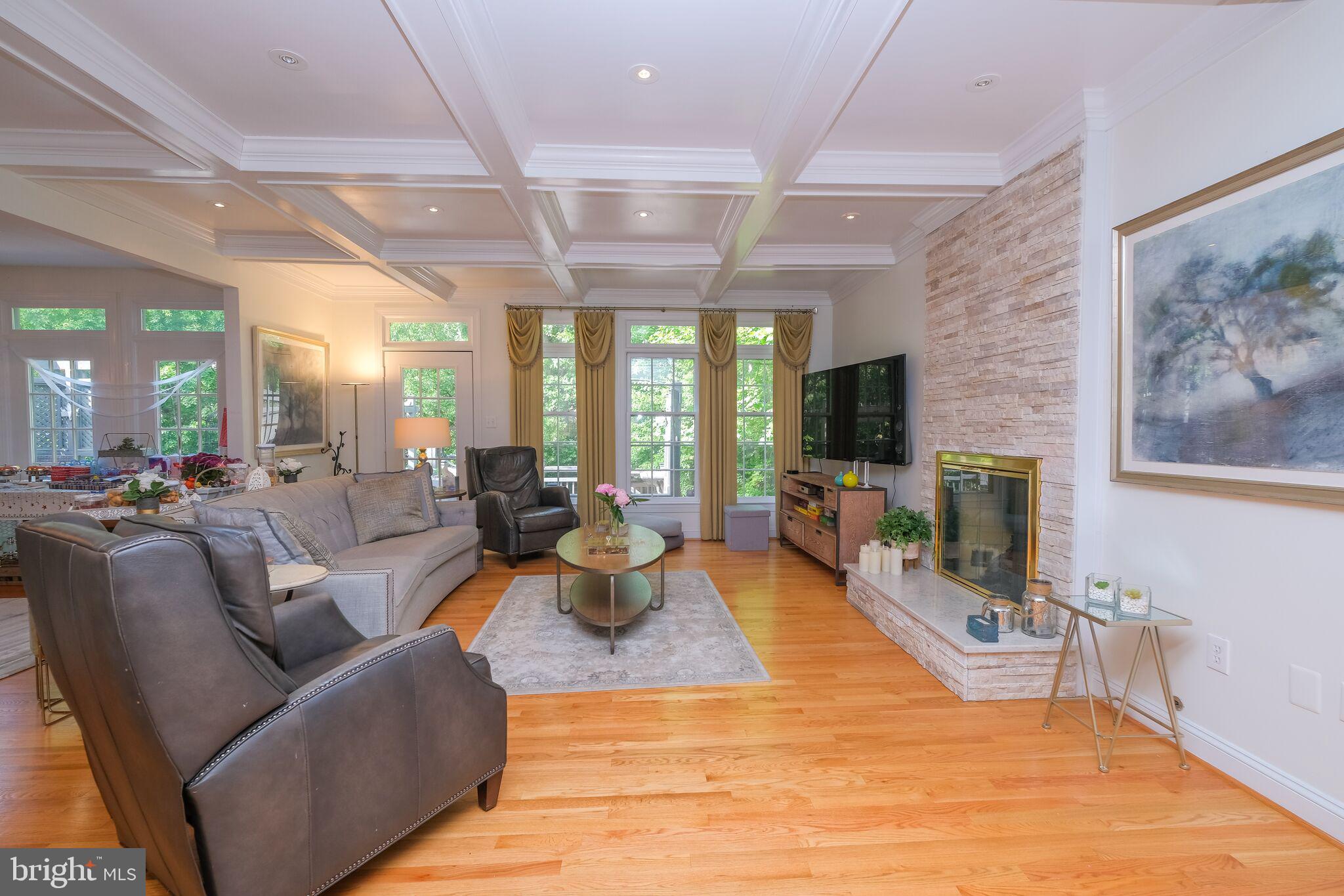 RESTON - Residential