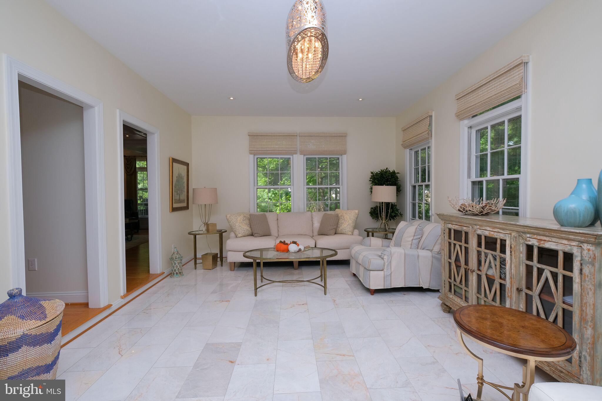 RESTON - Residential