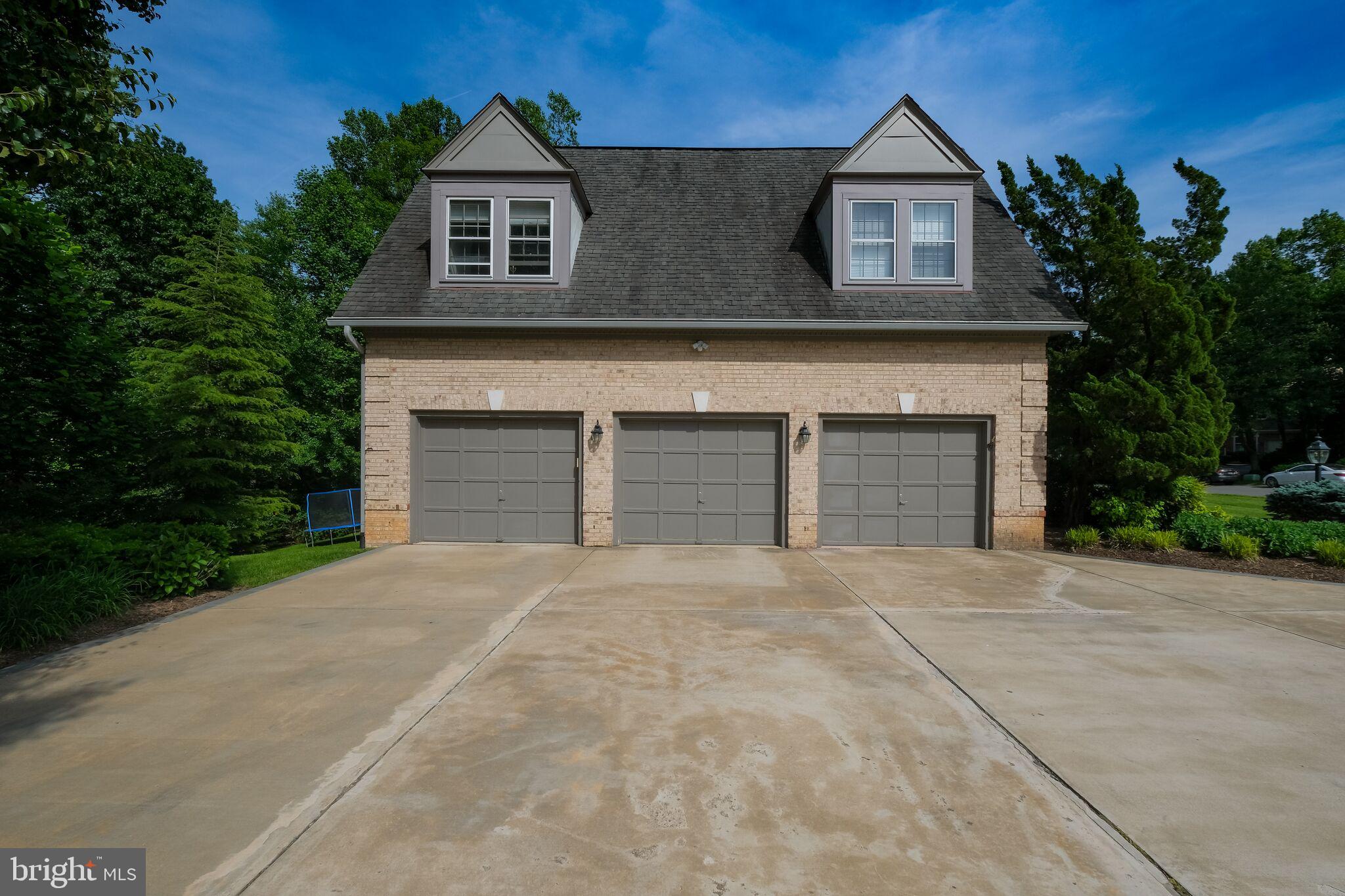 RESTON - Residential