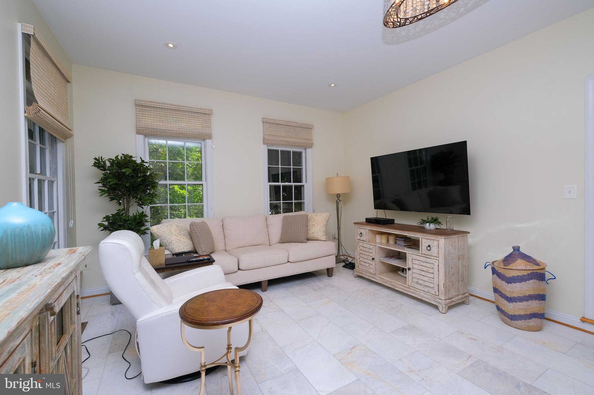 RESTON - Residential