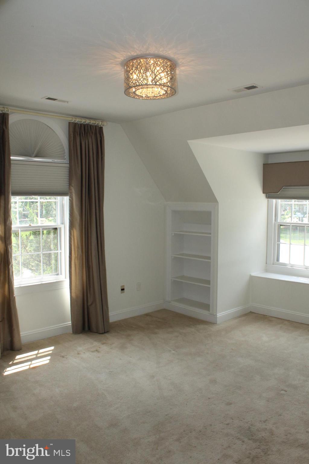 RESTON - Residential