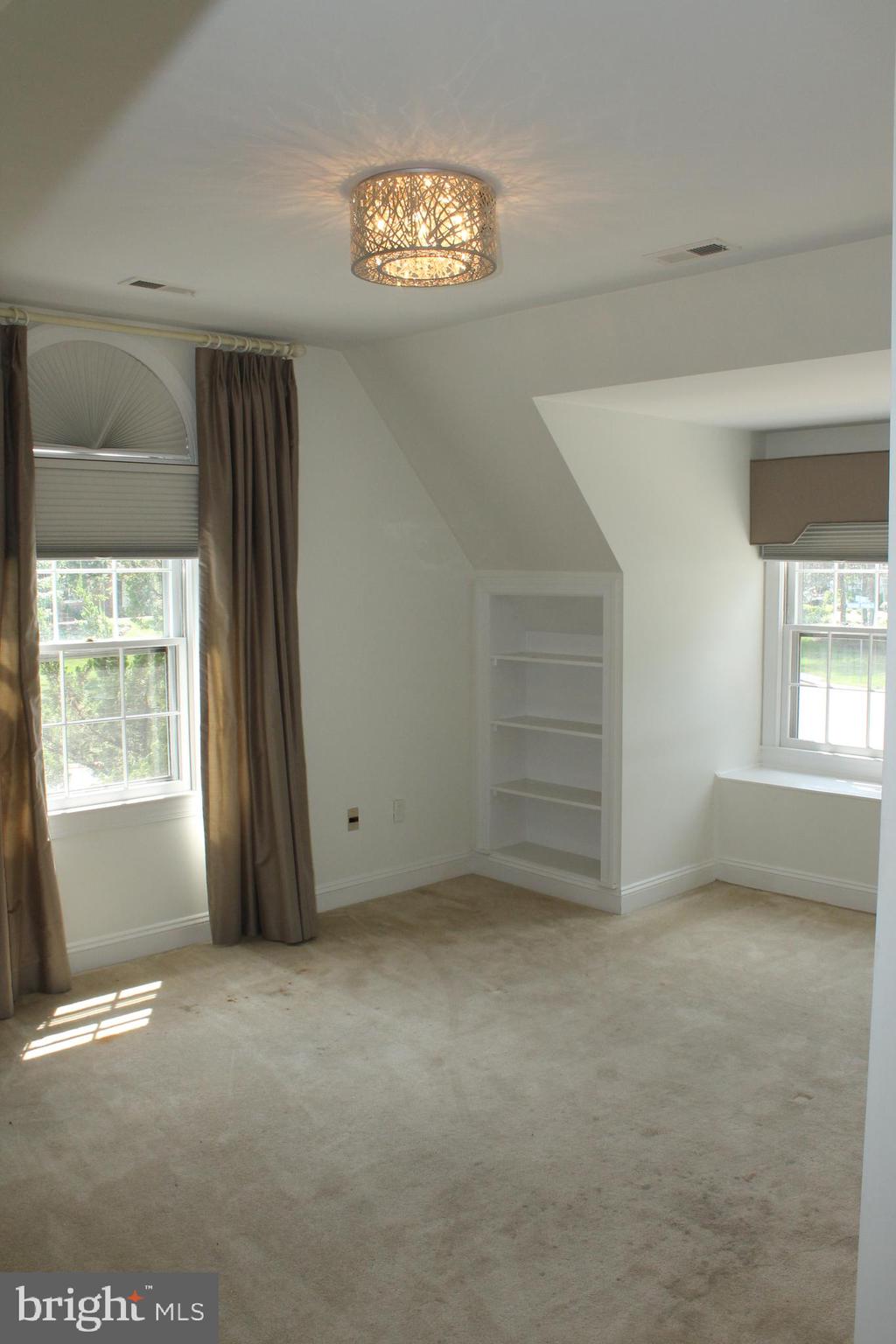 RESTON - Residential