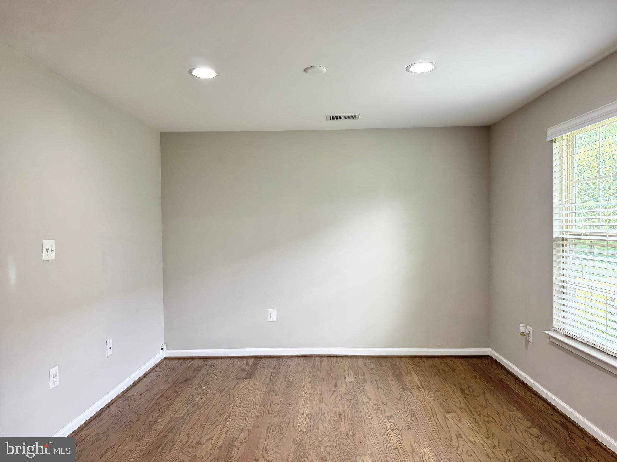 EMBREY MILL - Residential Lease