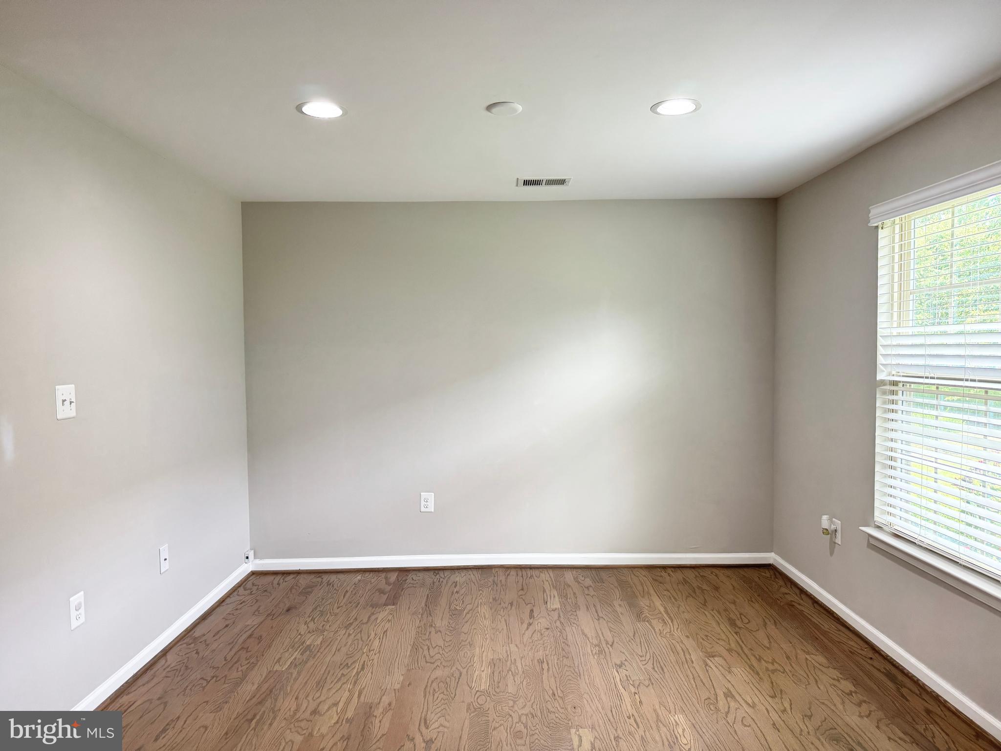 EMBREY MILL - Residential Lease