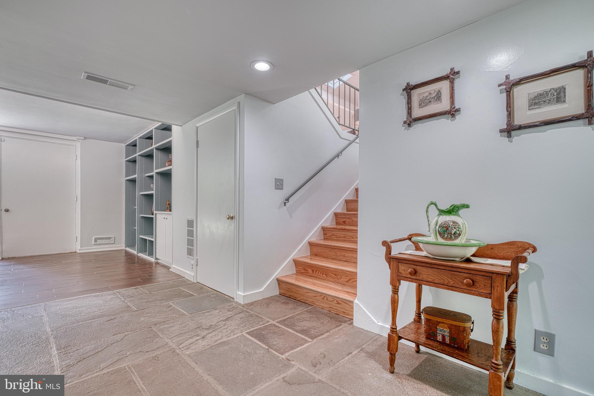 GREEN SPRING VALLEY - Residential