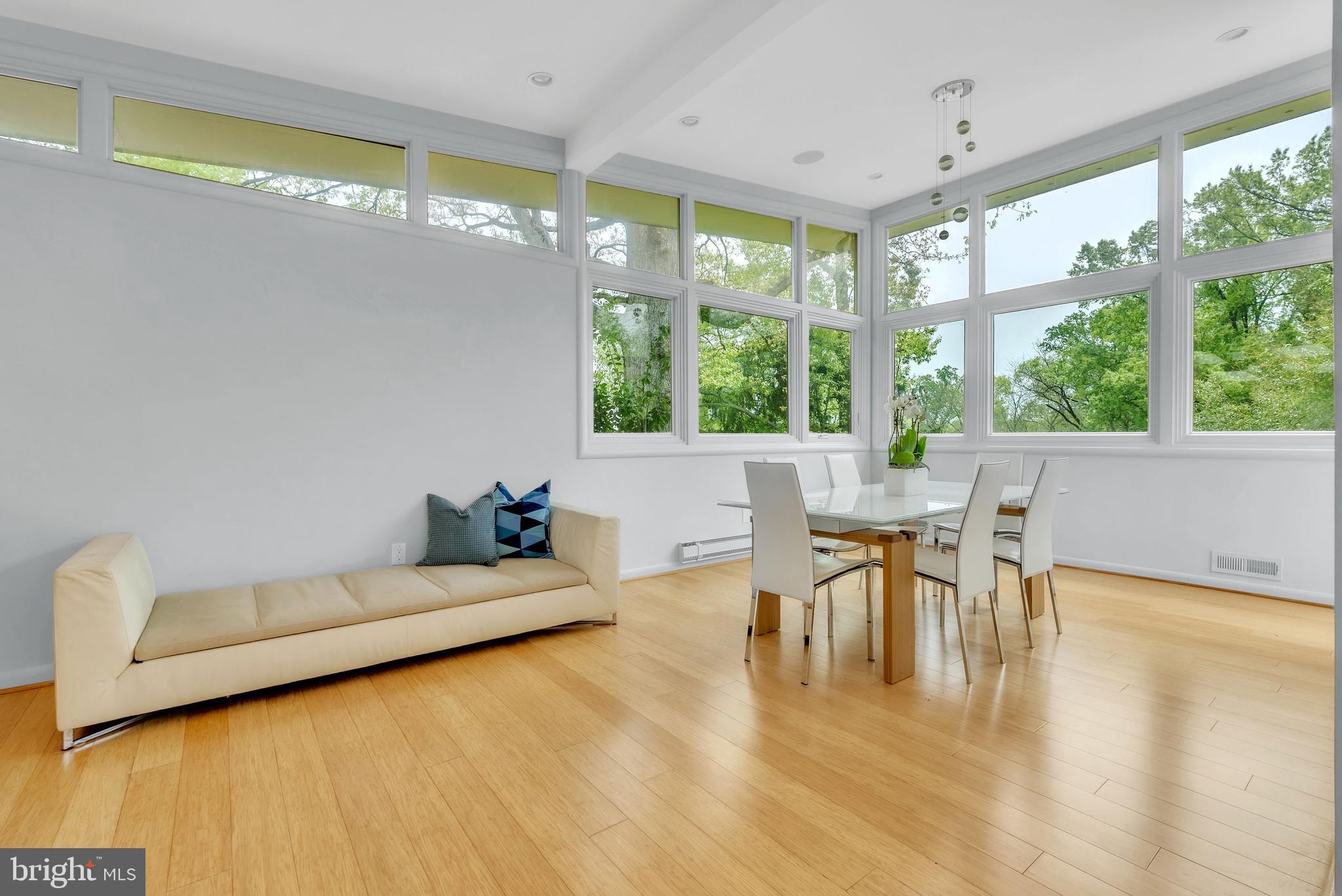 DUNLOP HILLS - Residential Lease