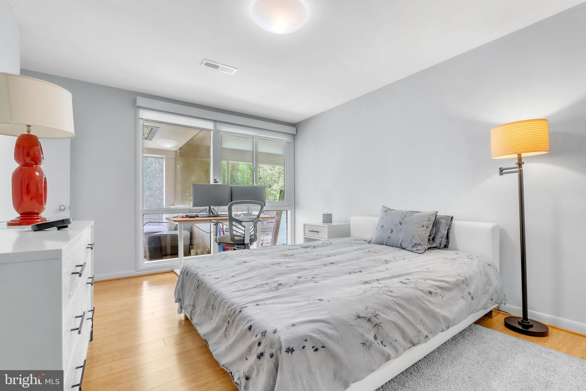 DUNLOP HILLS - Residential Lease