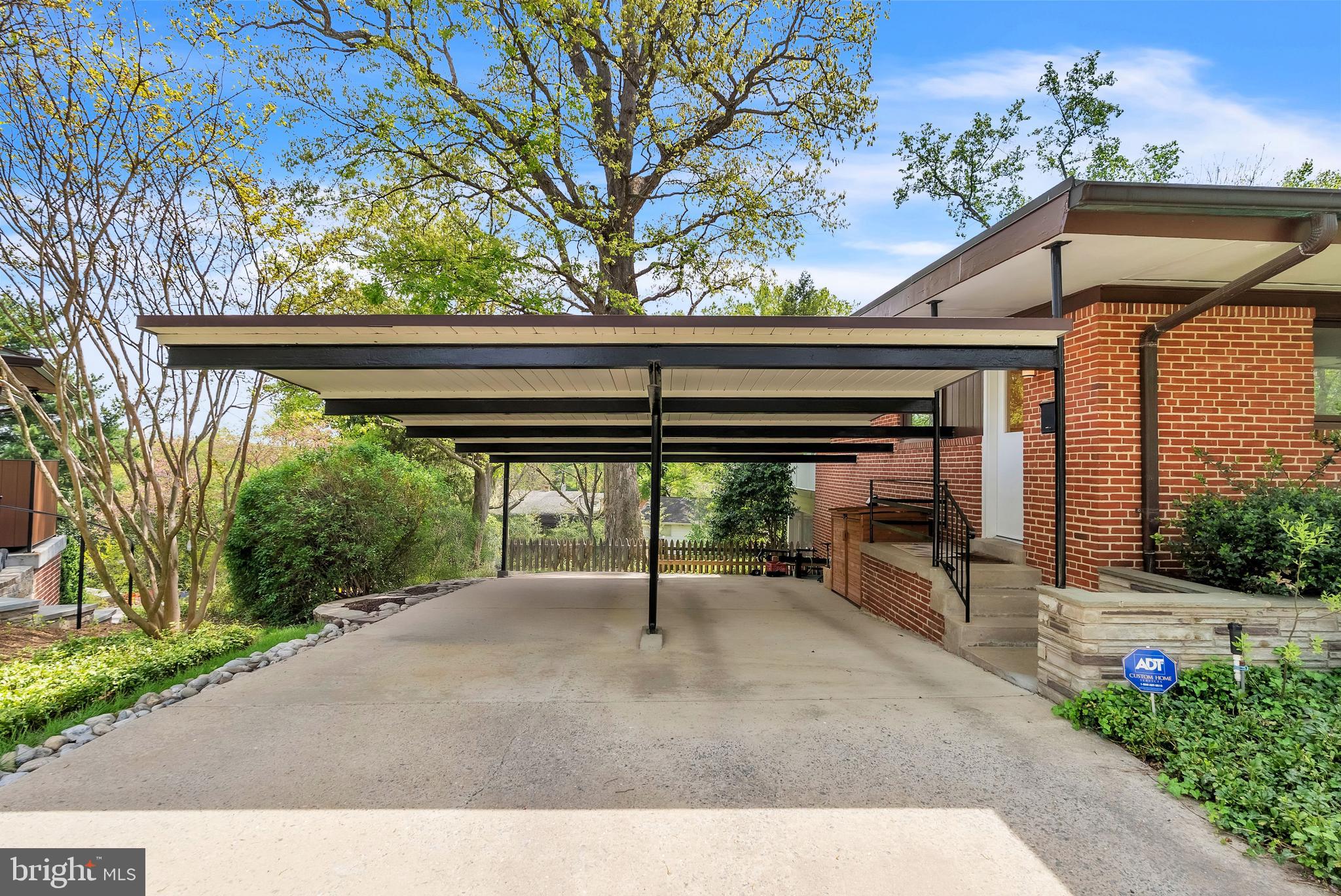 DUNLOP HILLS - Residential Lease