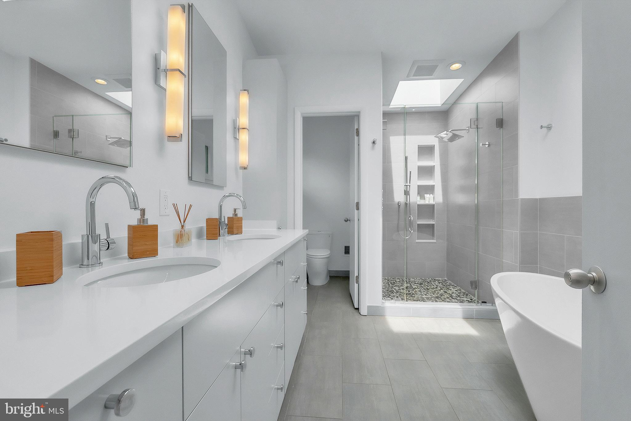 DUNLOP HILLS - Residential Lease