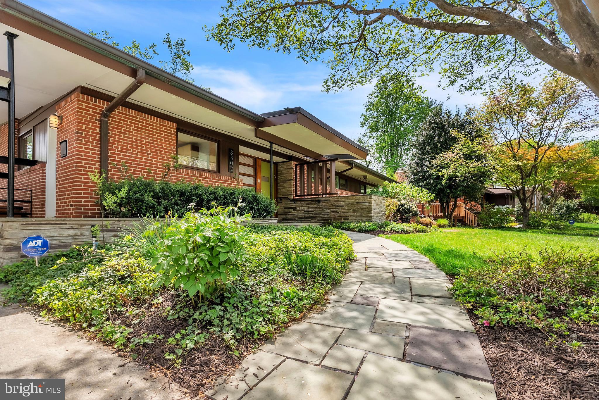 DUNLOP HILLS - Residential Lease