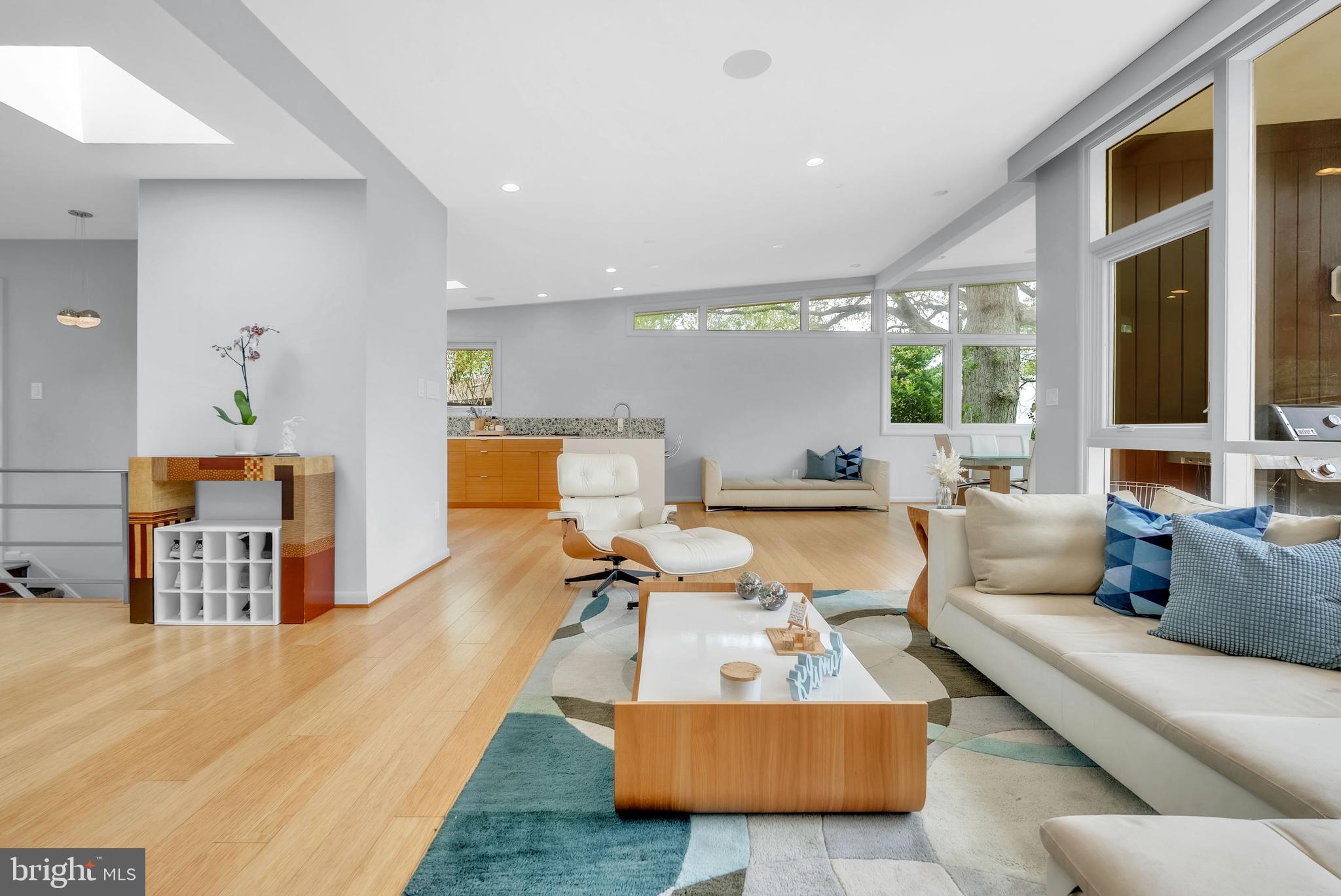 DUNLOP HILLS - Residential Lease