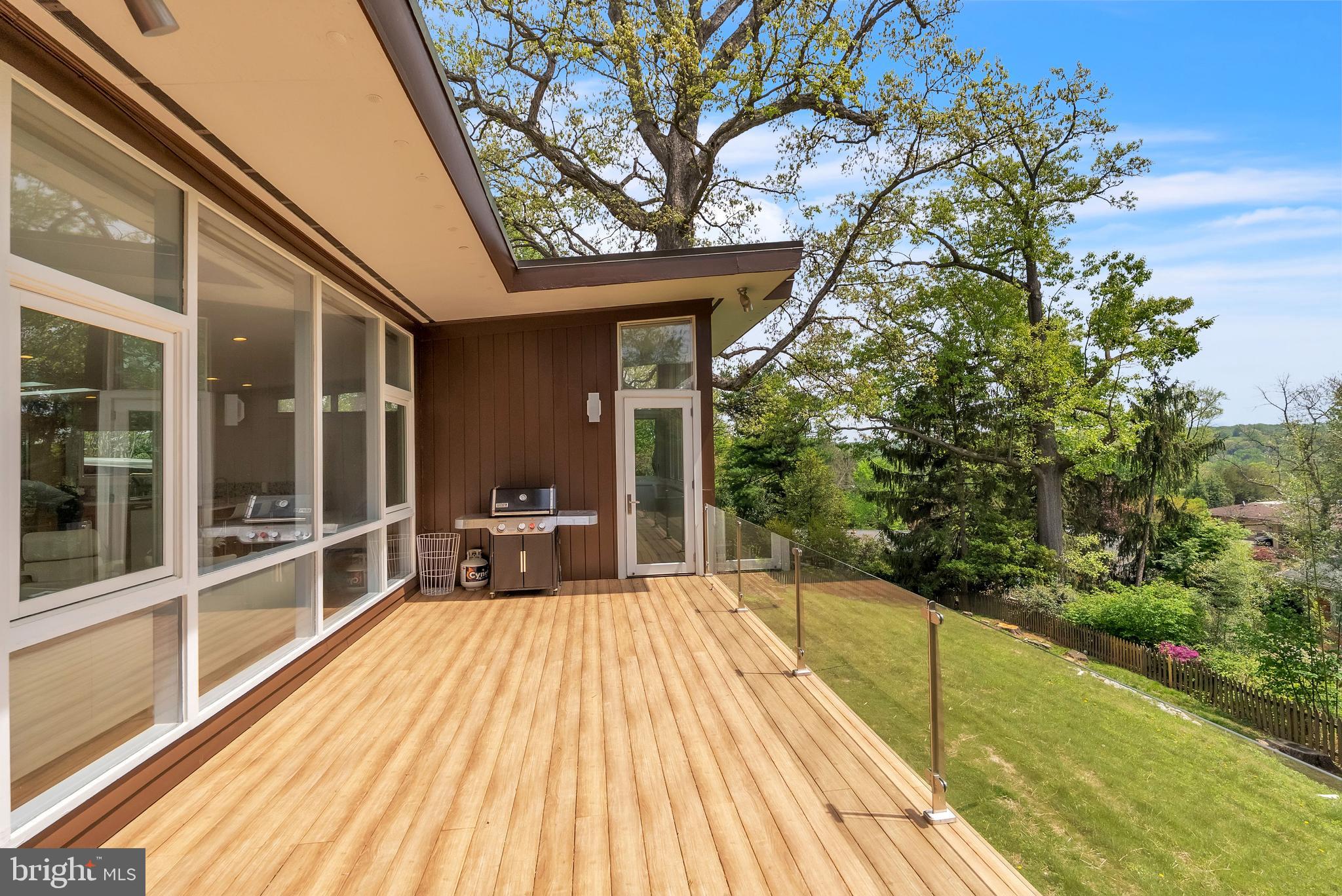 DUNLOP HILLS - Residential Lease