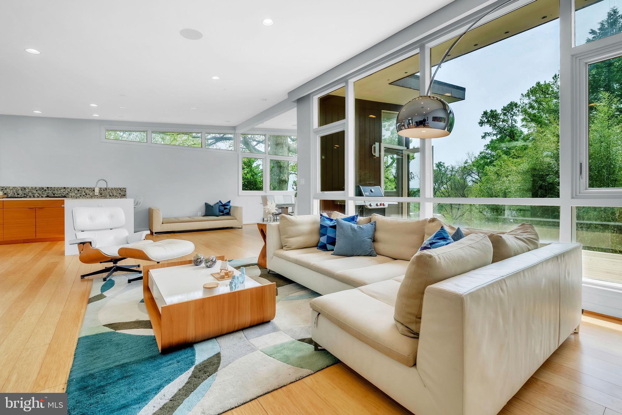 DUNLOP HILLS - Residential Lease