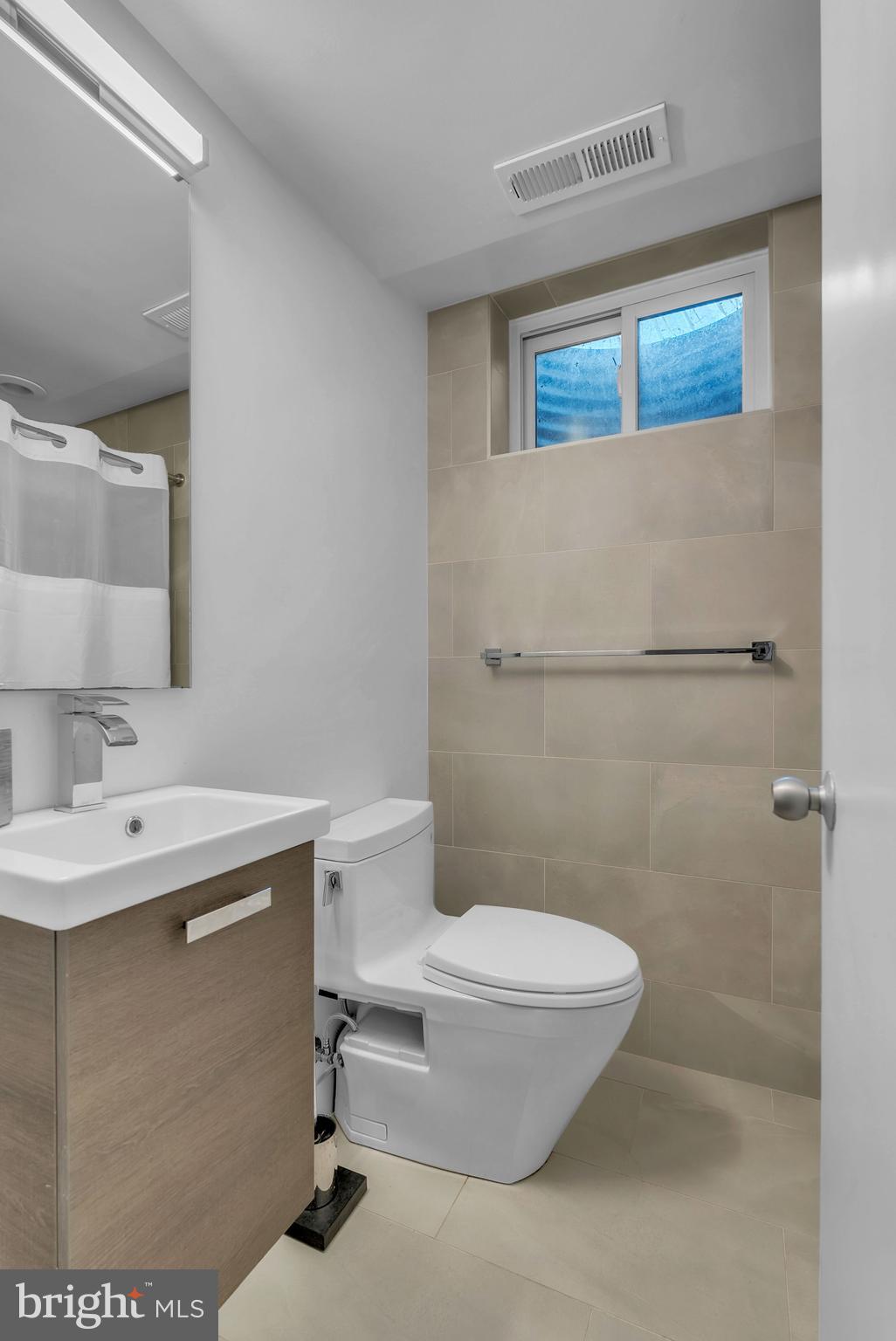 DUNLOP HILLS - Residential Lease