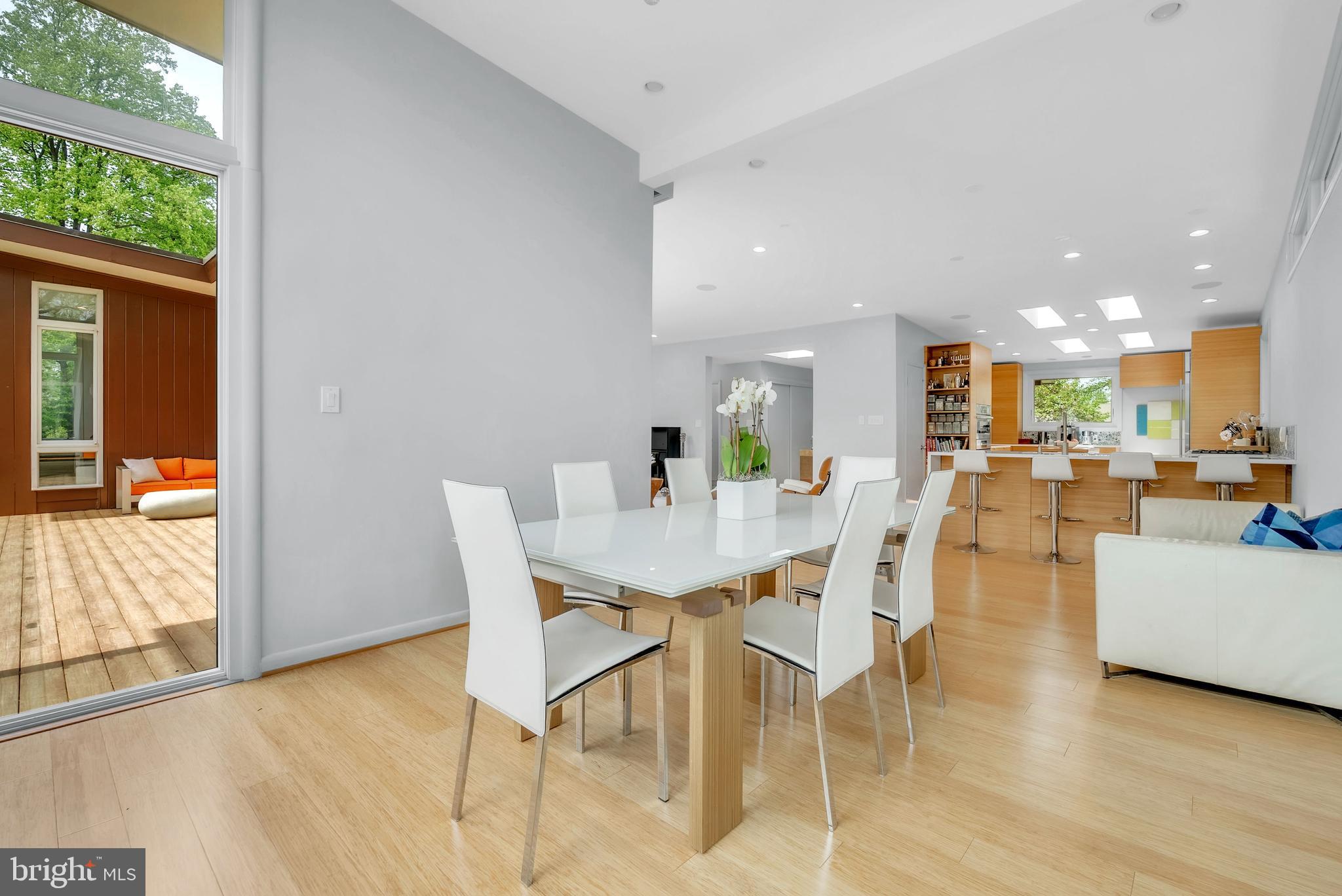 DUNLOP HILLS - Residential Lease