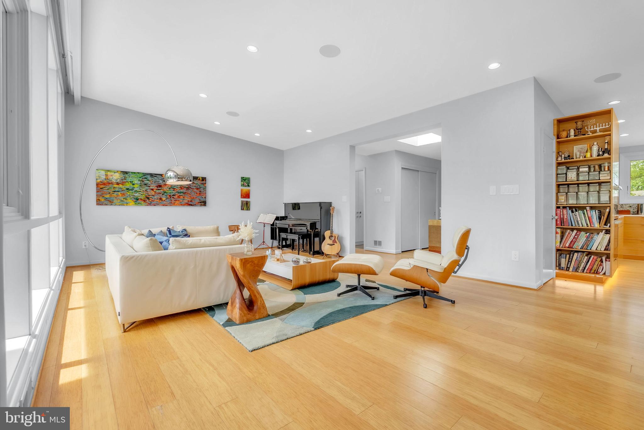 DUNLOP HILLS - Residential Lease