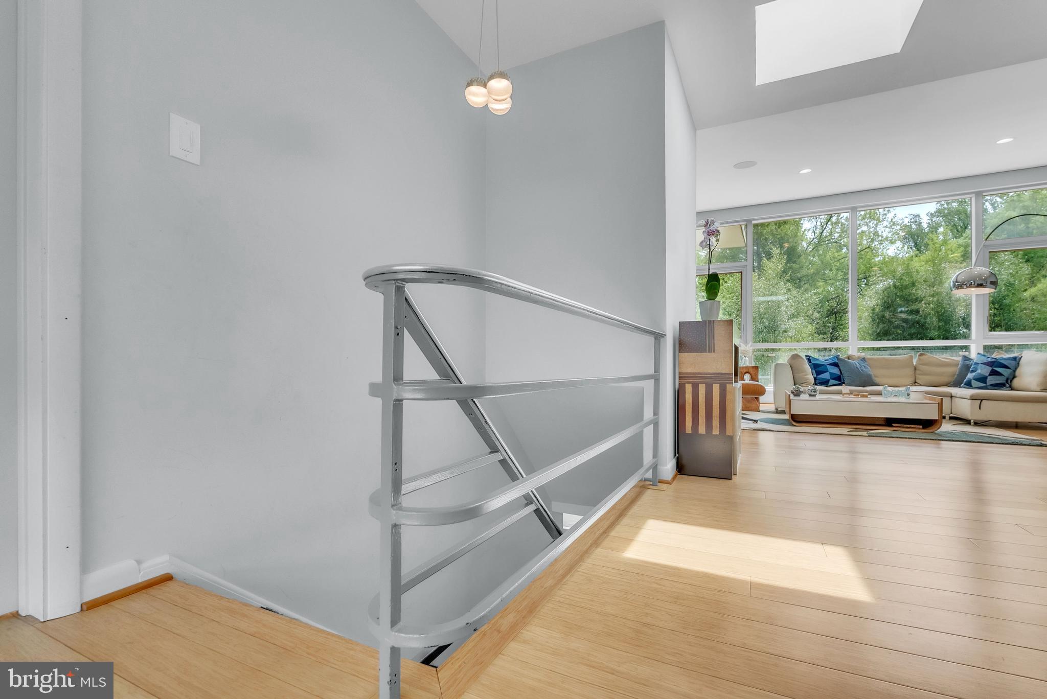 DUNLOP HILLS - Residential Lease