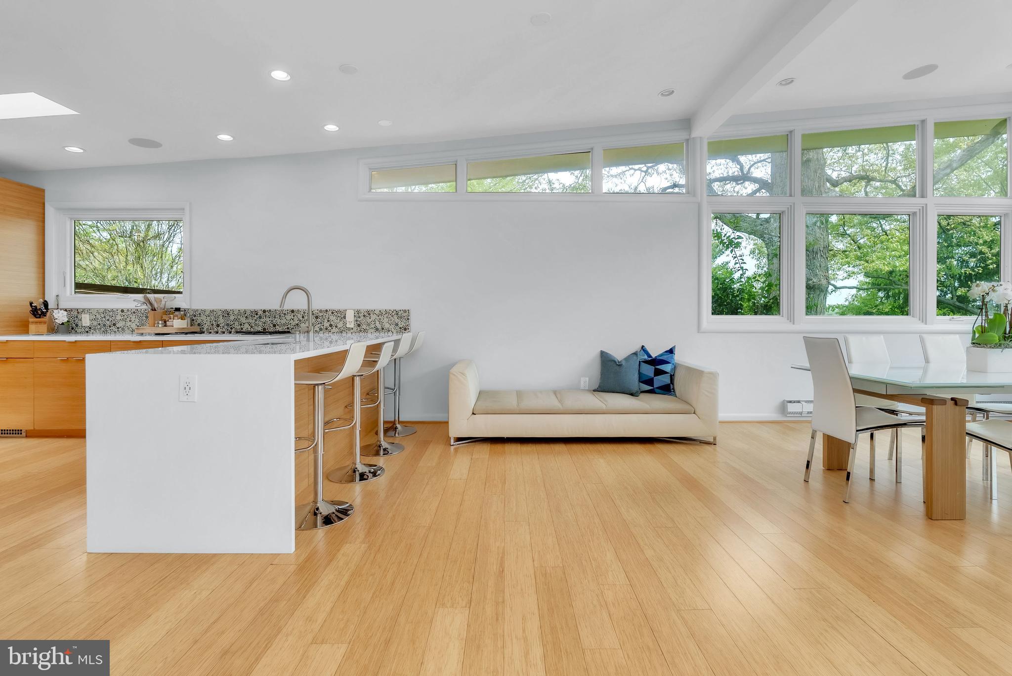 DUNLOP HILLS - Residential Lease