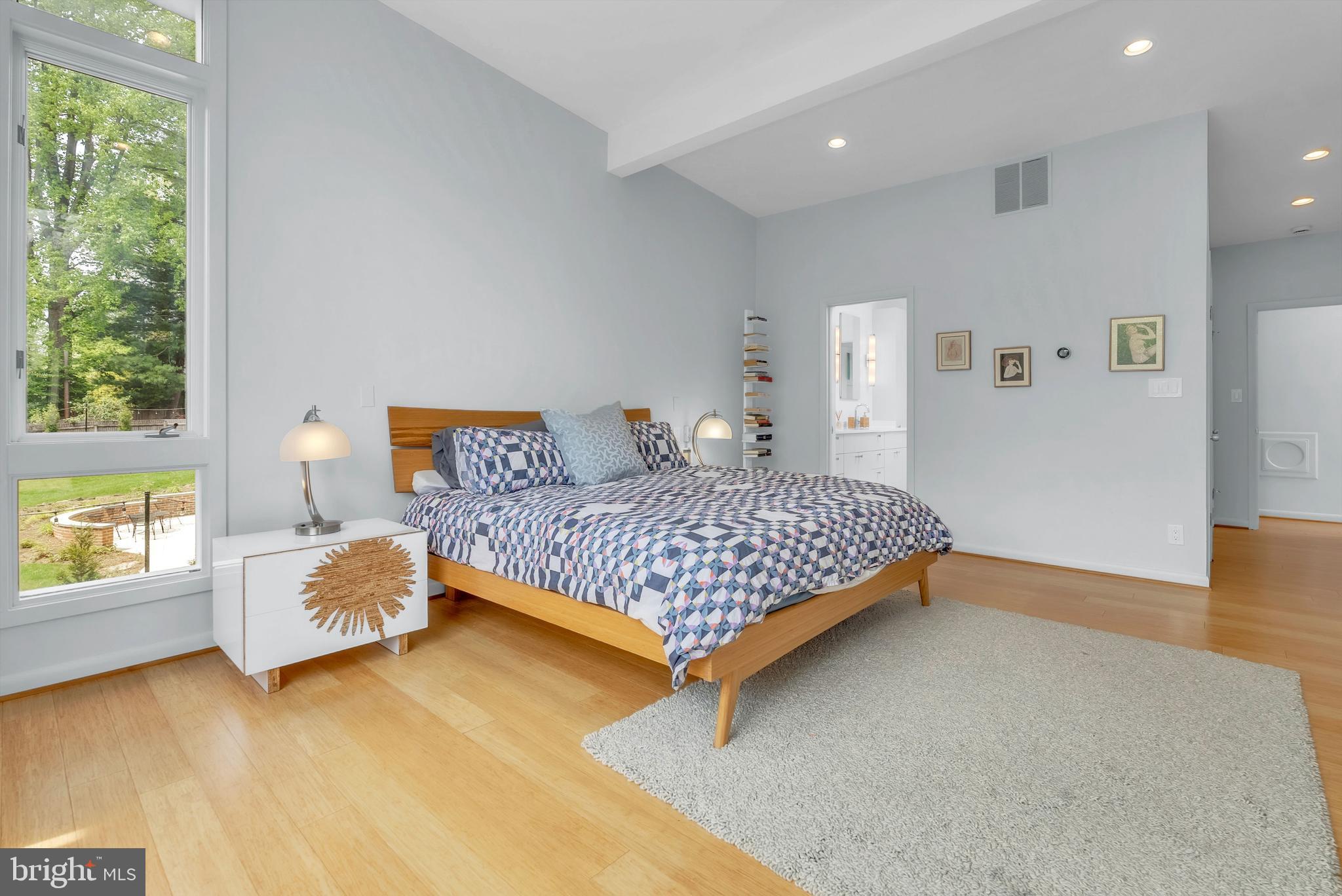 DUNLOP HILLS - Residential Lease