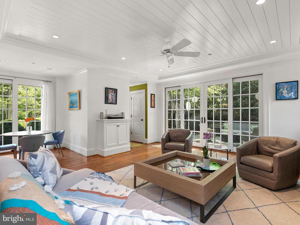 CHEVY CHASE - Residential Lease