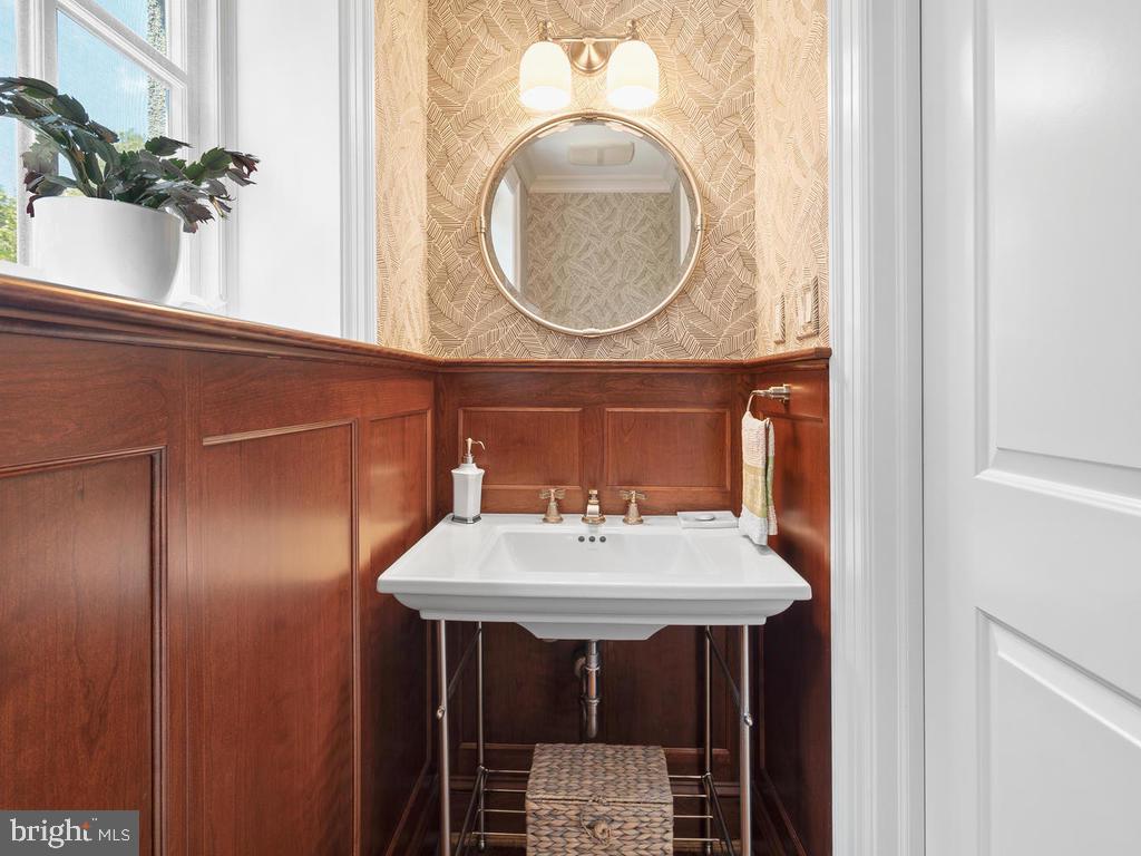 CHEVY CHASE - Residential Lease